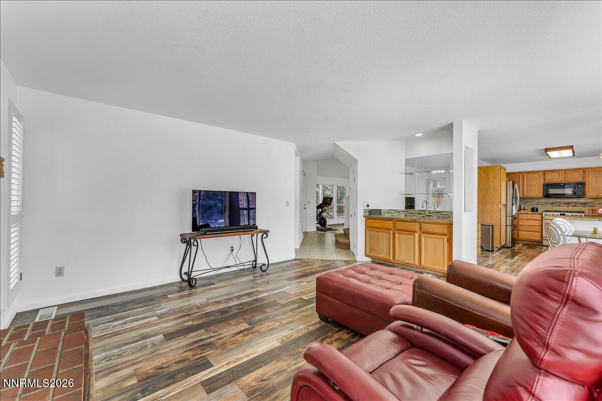 10 Eagle Claw Court Property Photo 14