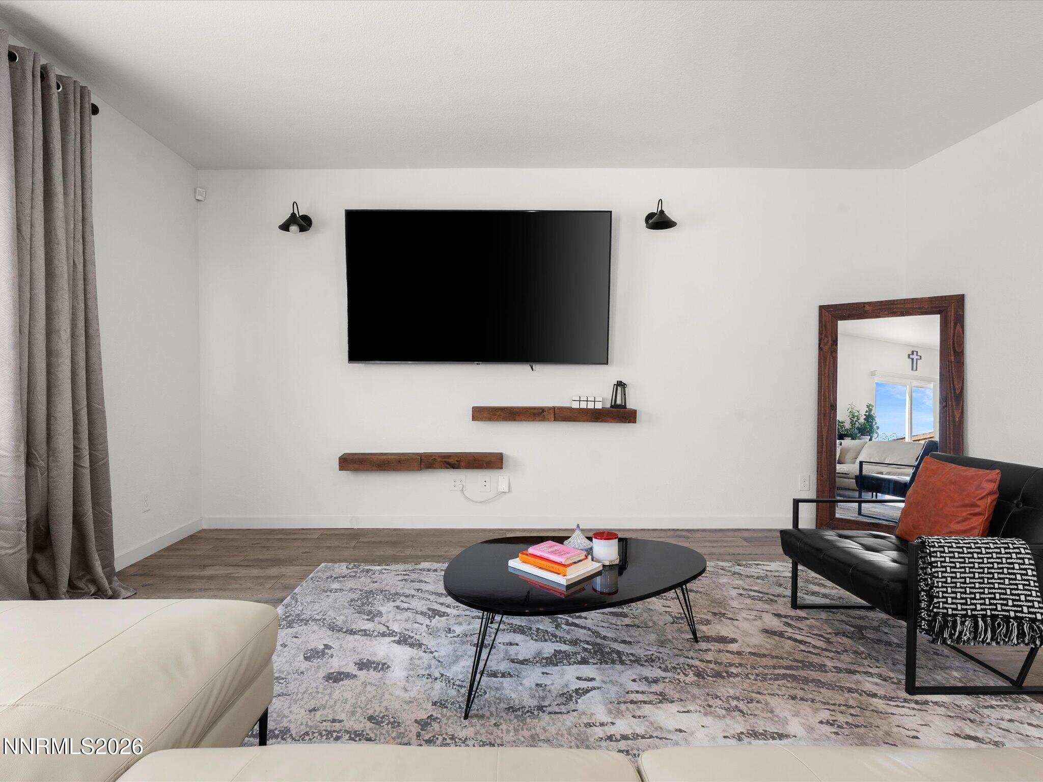 2050 Painted Sky Way Property Photo 9