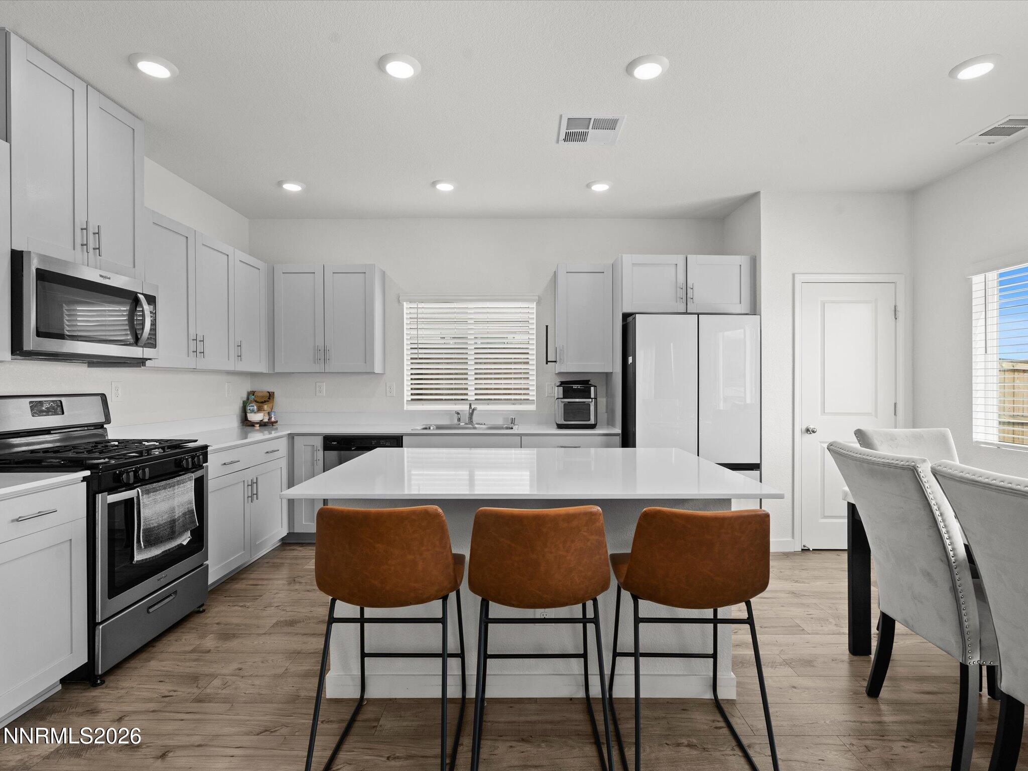 2050 Painted Sky Way Property Photo 14