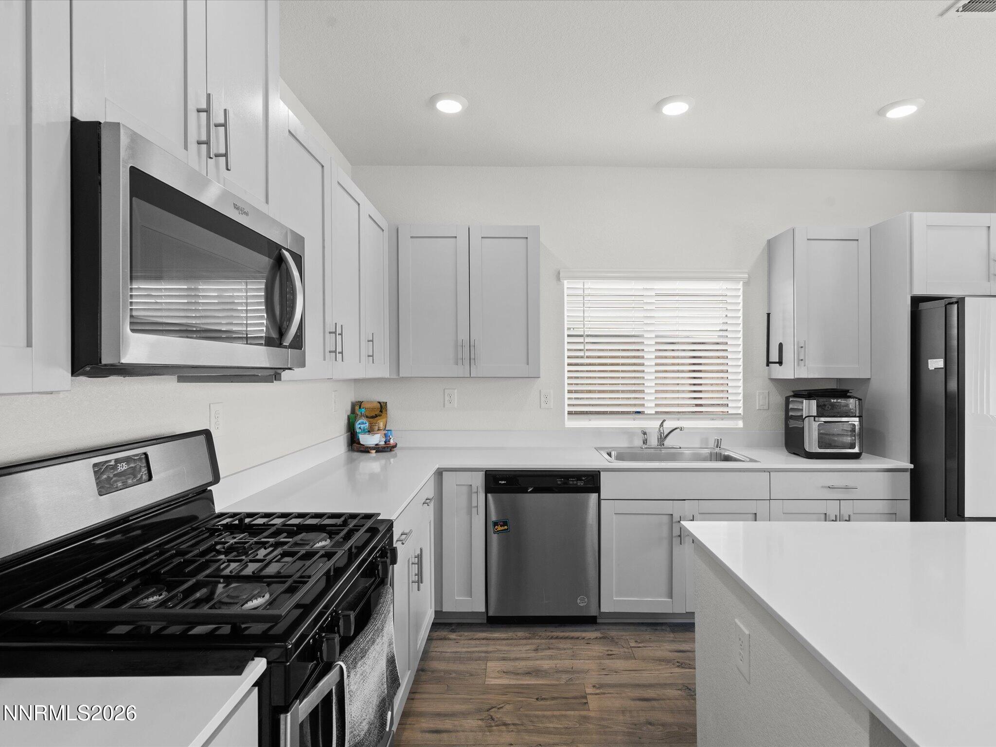 2050 Painted Sky Way Property Photo 15