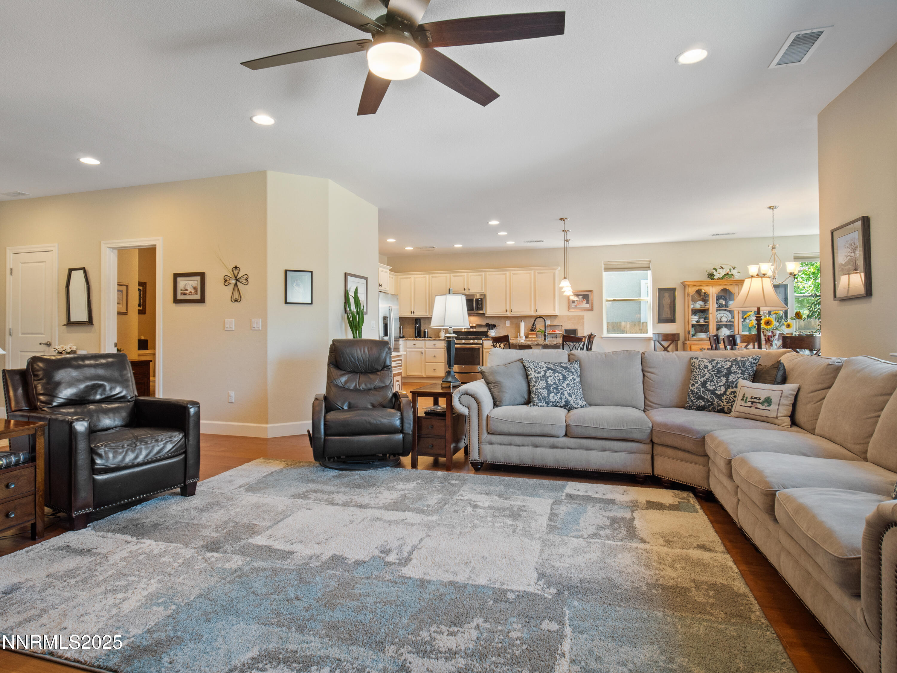1221 Lasso Lane Property Photo 6