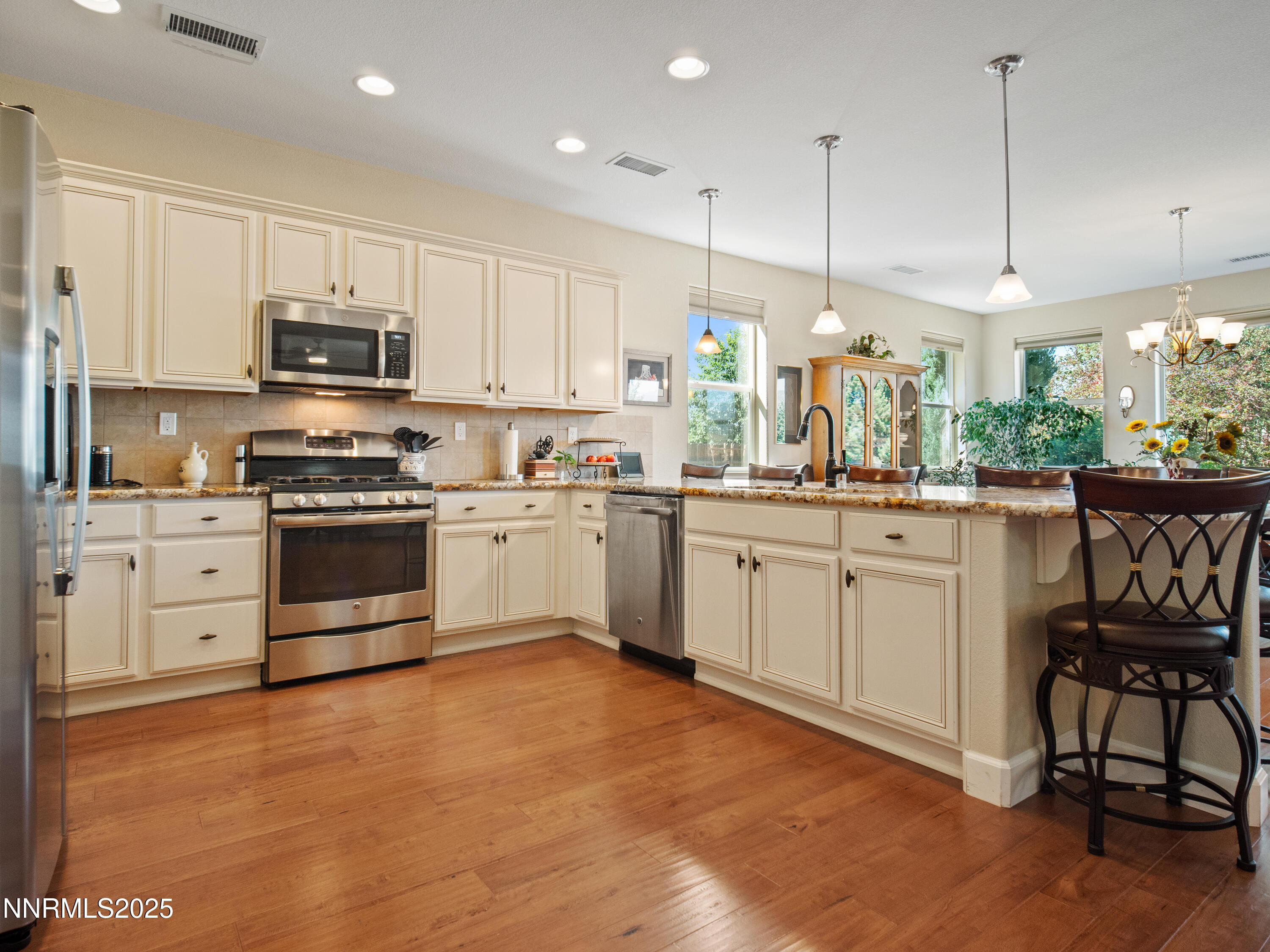 1221 Lasso Lane Property Photo 7