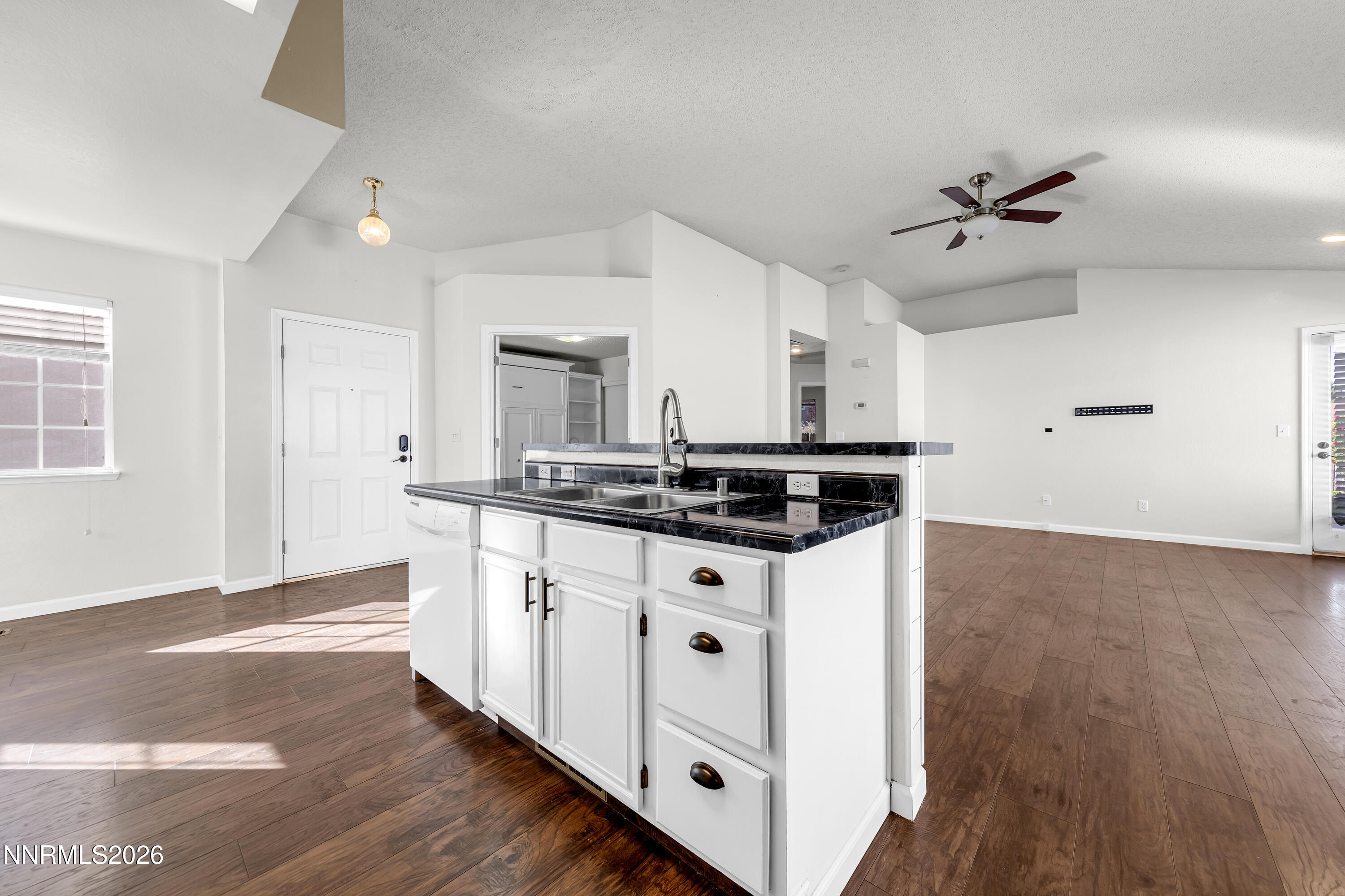 1704 Sierra Highlands Drive Property Photo 6