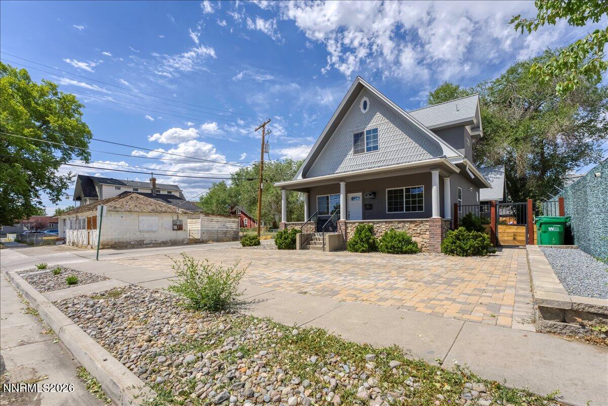 231 Gardner Street Property Photo 2