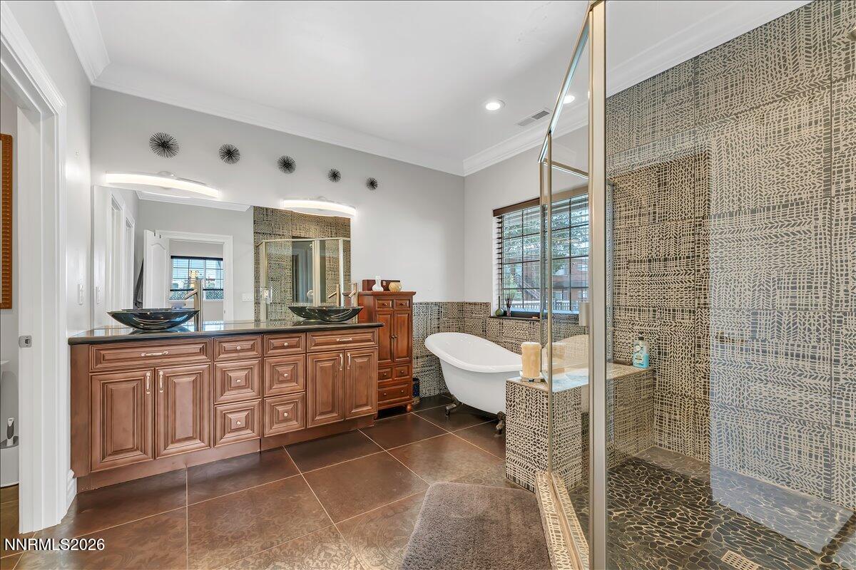231 Gardner Street Property Photo 8