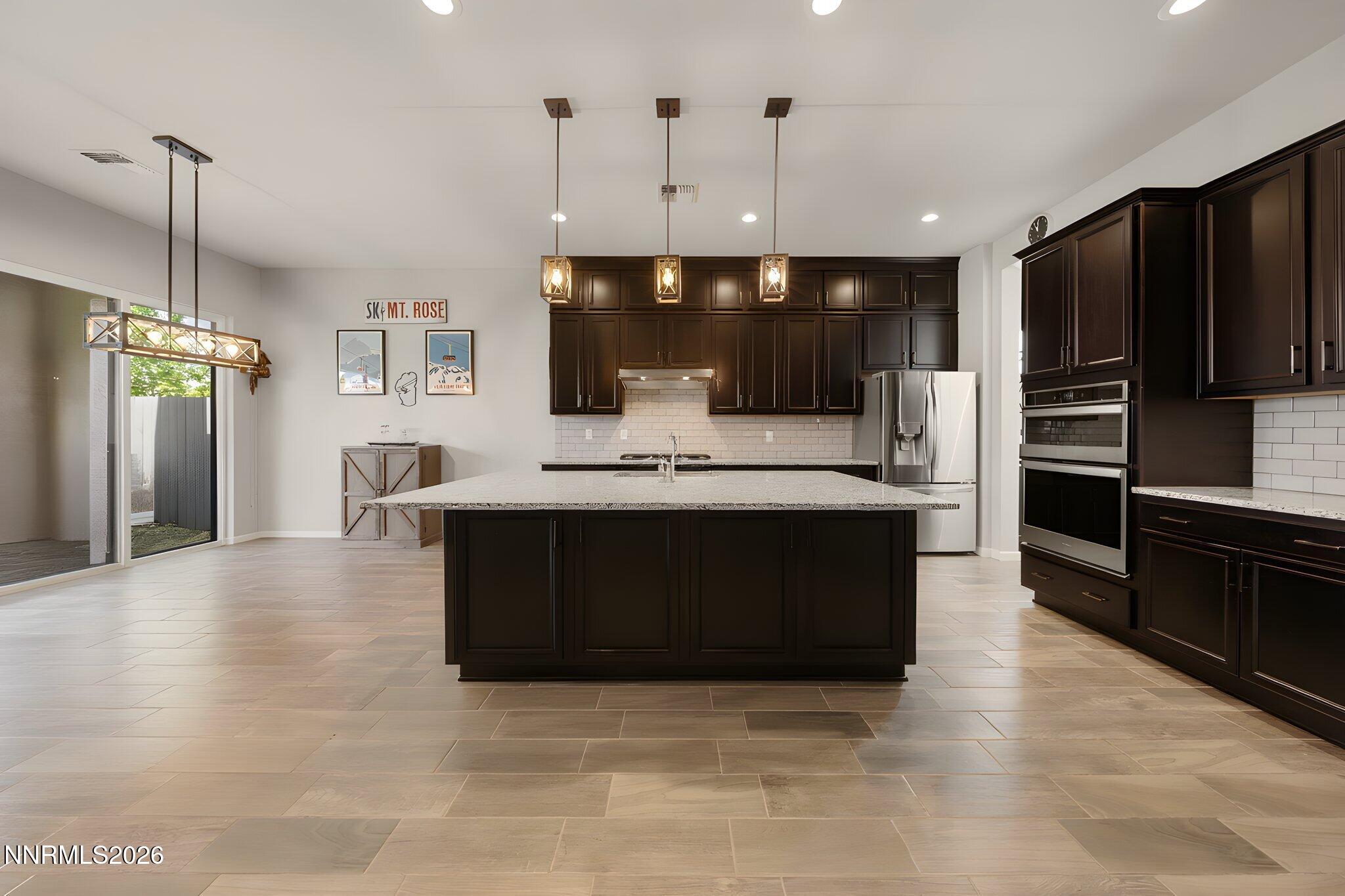 905 Iron River Court Property Photo 8