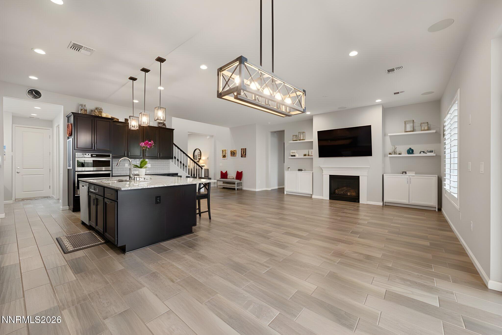 905 Iron River Court Property Photo 13