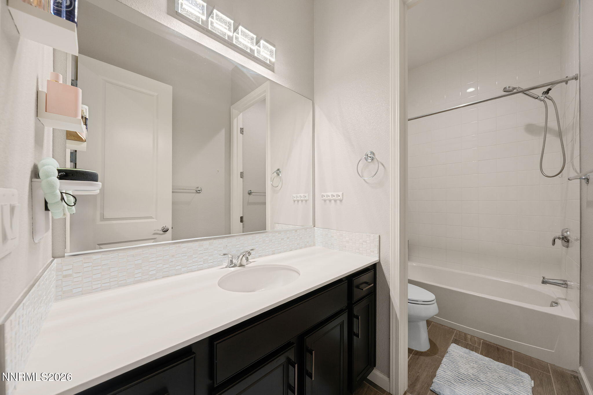 905 Iron River Court Property Photo 28