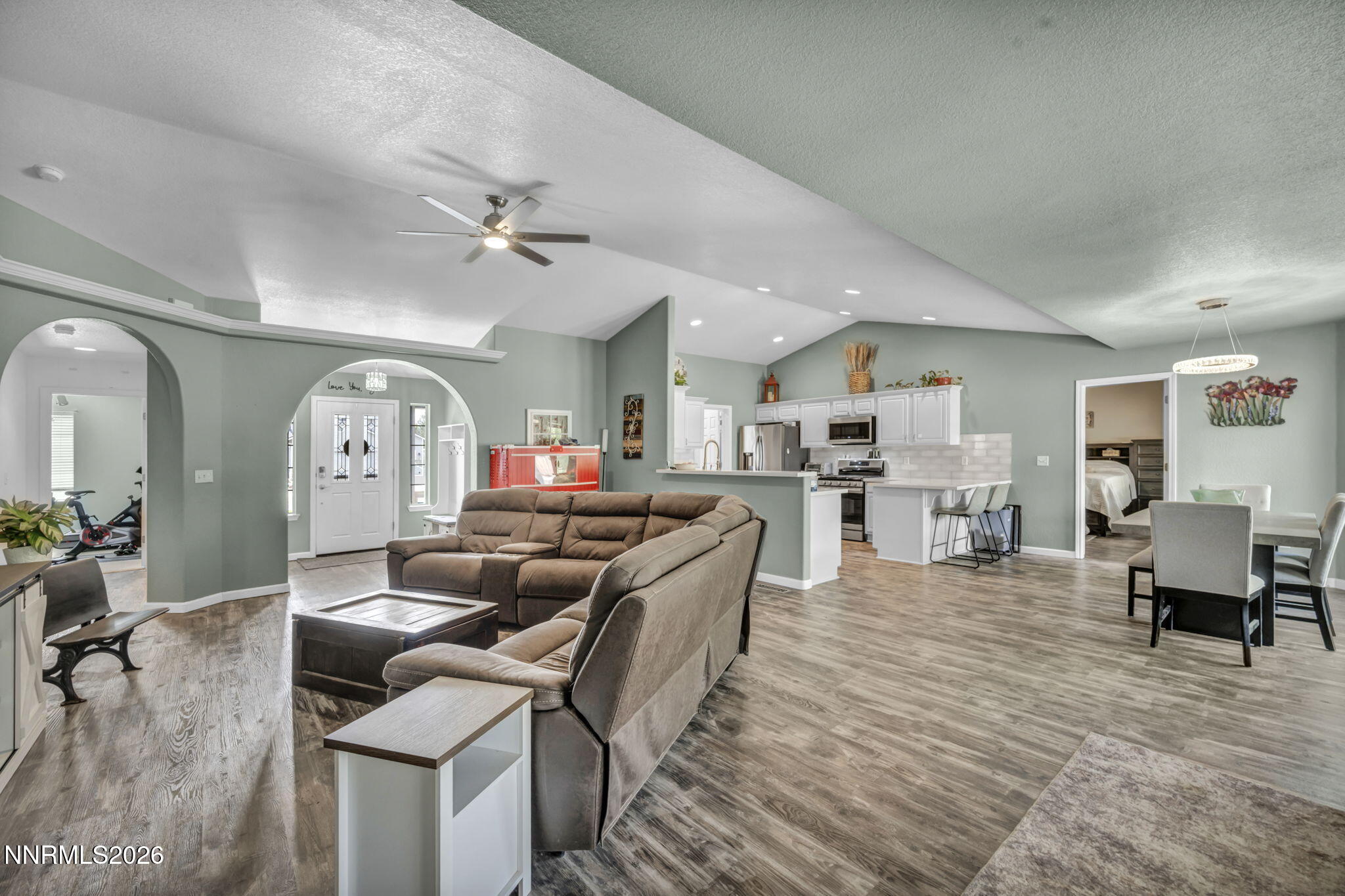 2983 Hot Springs Drive Property Photo 6
