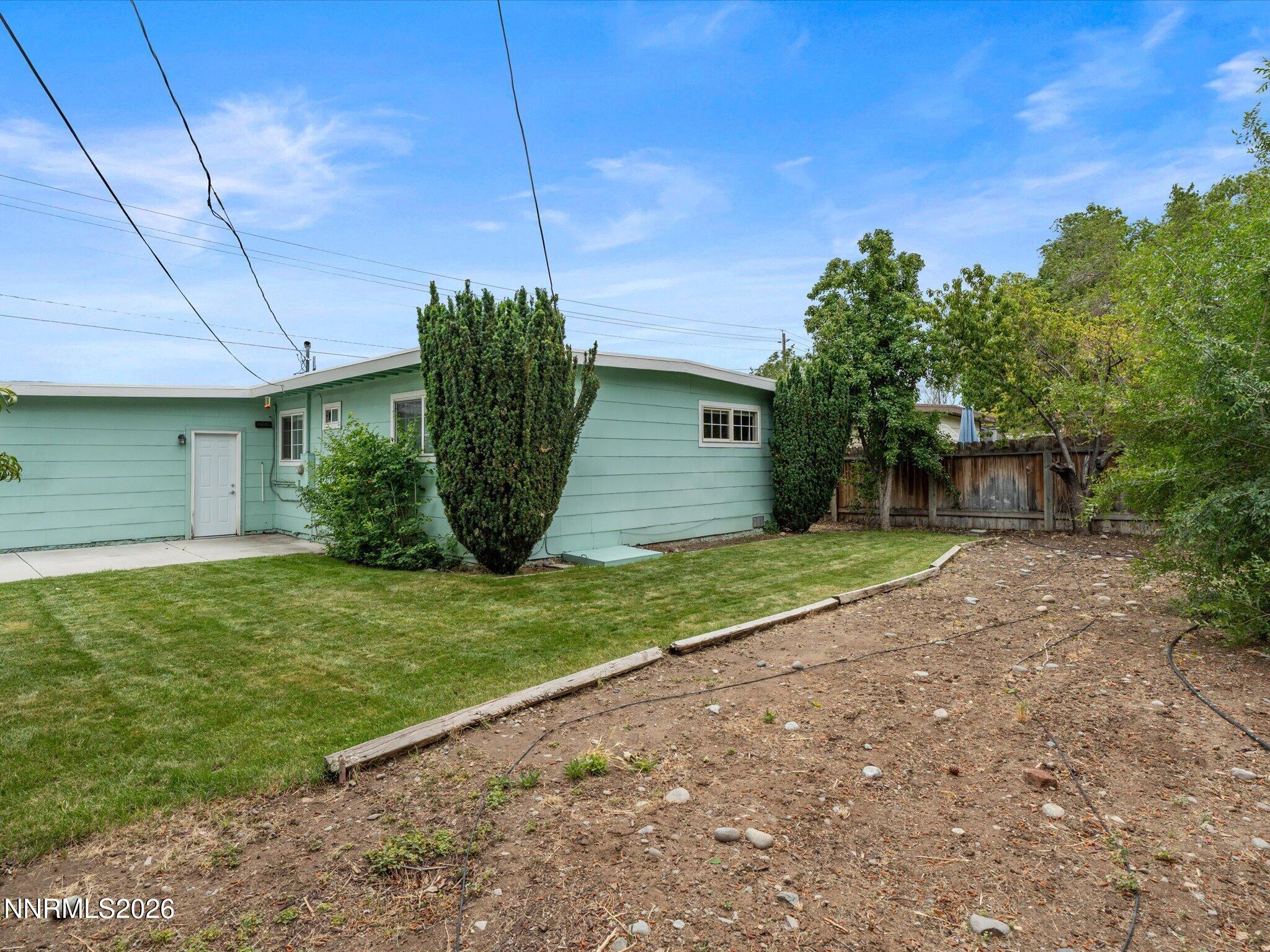 1675 Harvard Way Property Photo 7