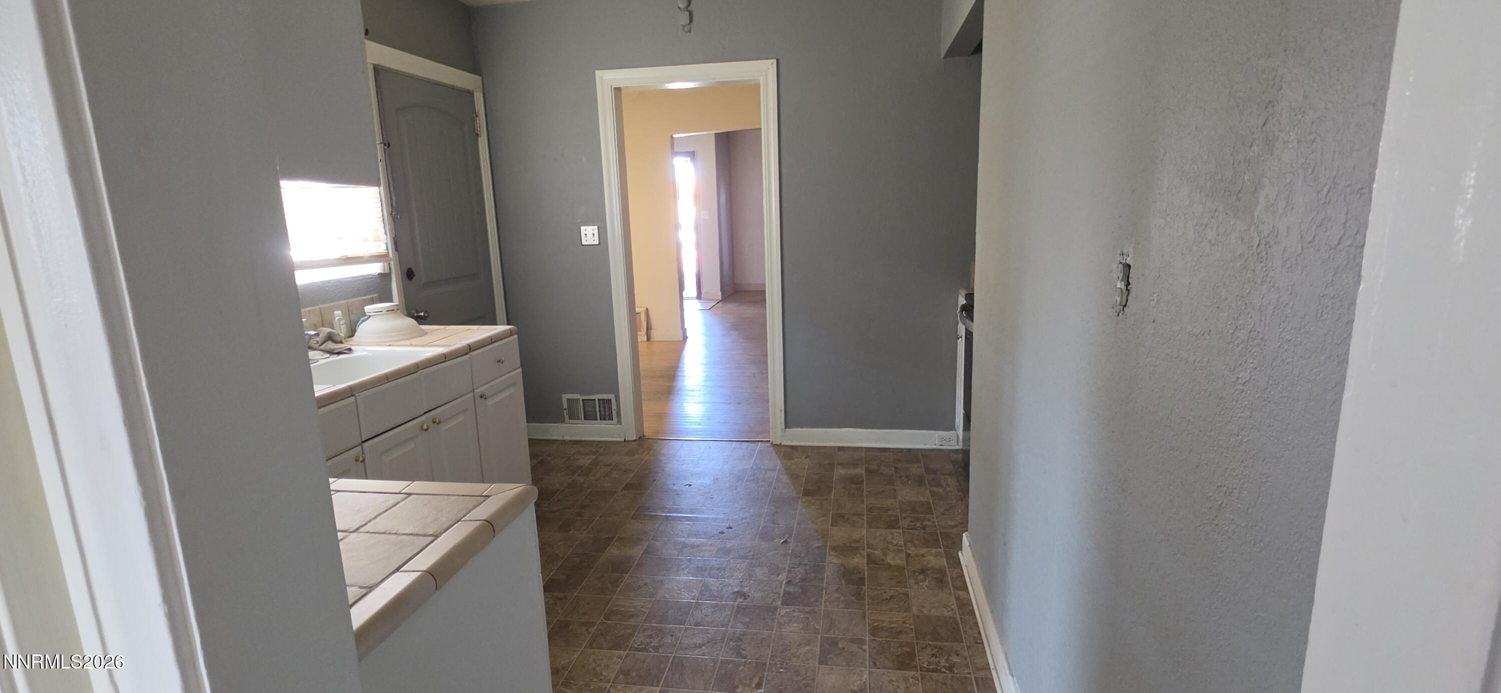 447 Vine Street Property Photo 4