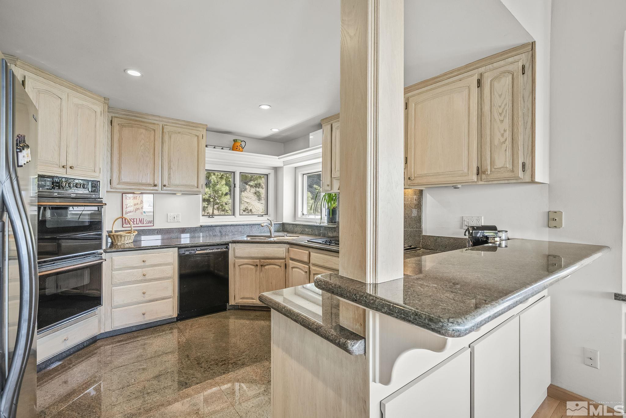 1374 Winding Way Property Photo 14