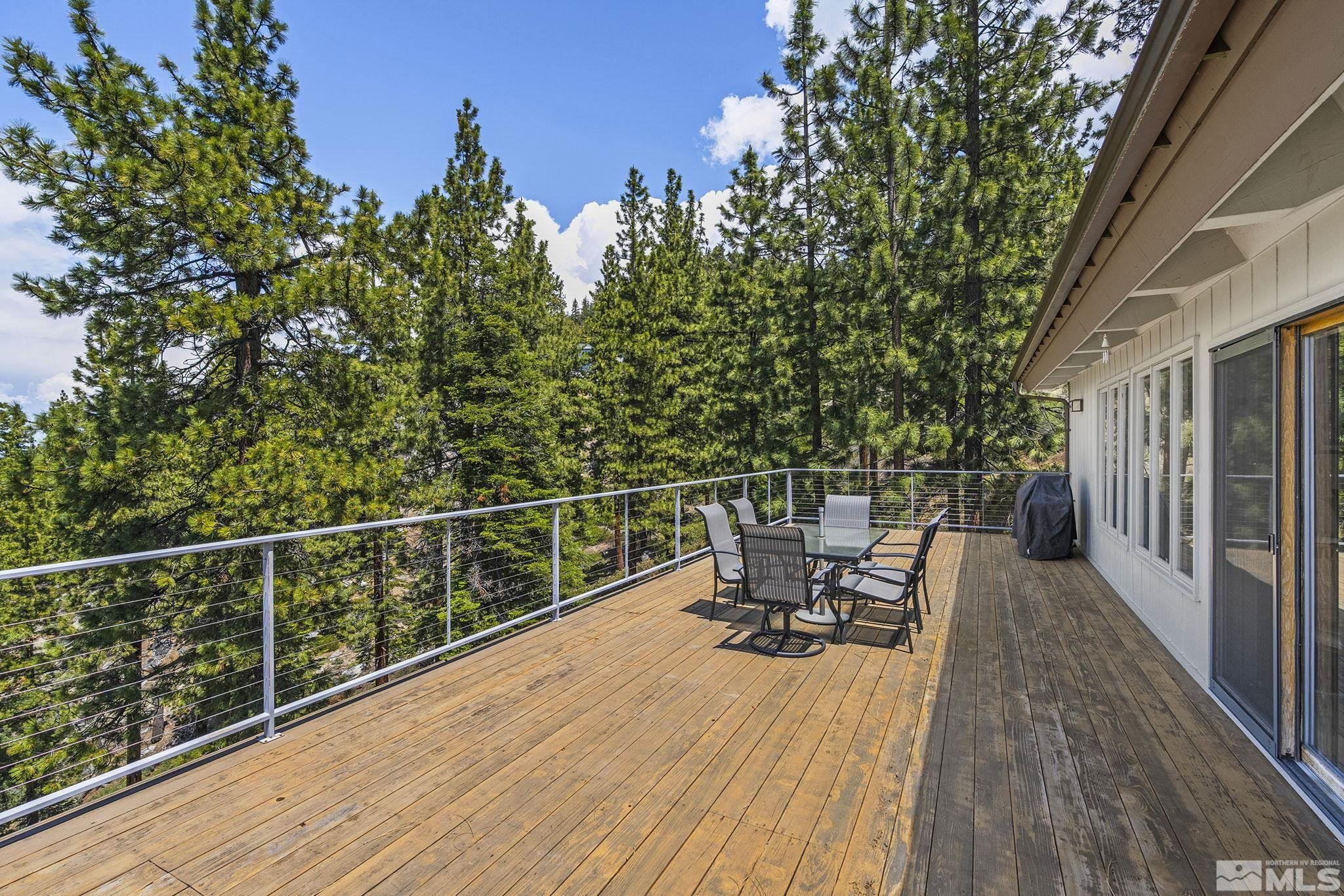 1374 Winding Way Property Photo 16