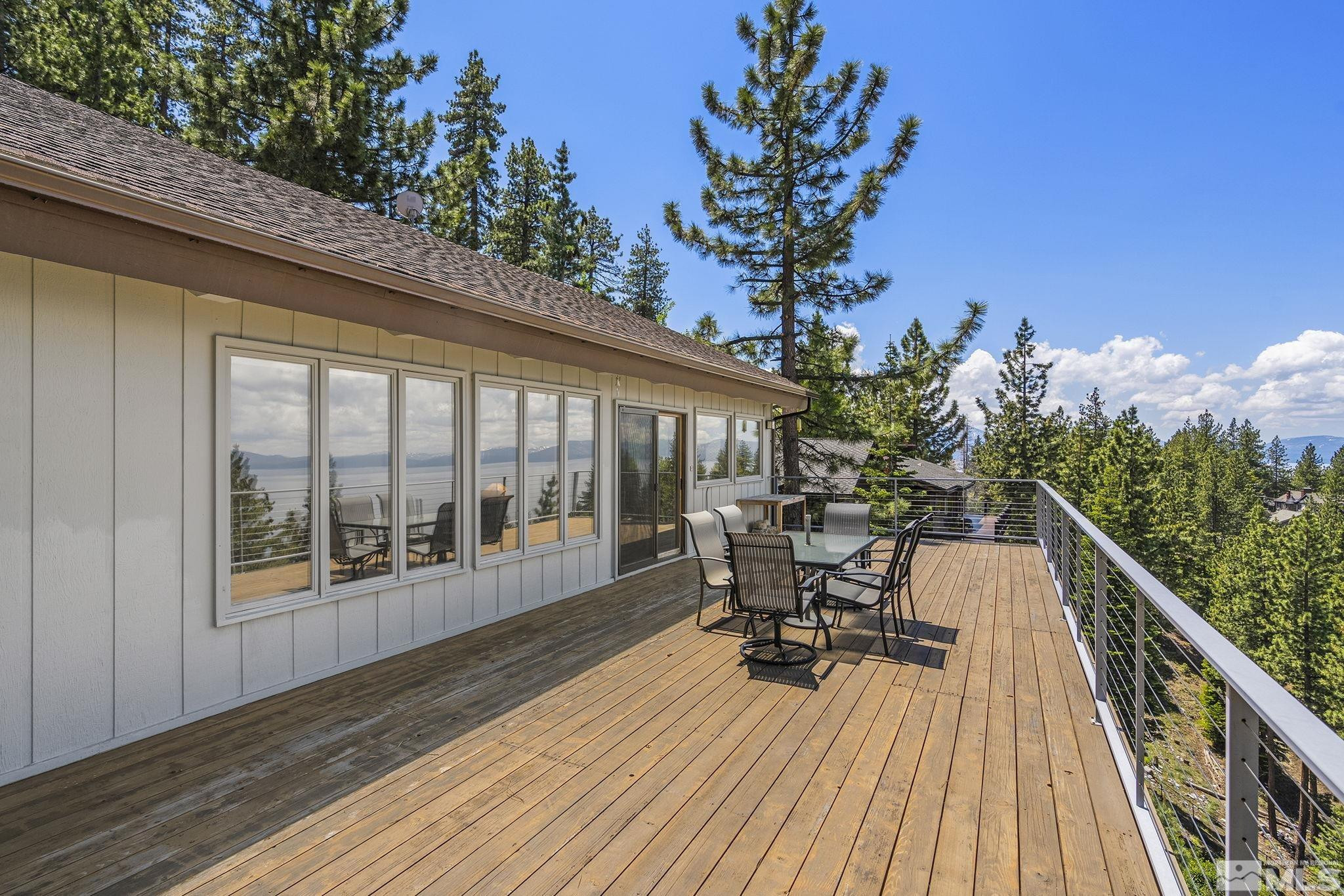 1374 Winding Way Property Photo 18