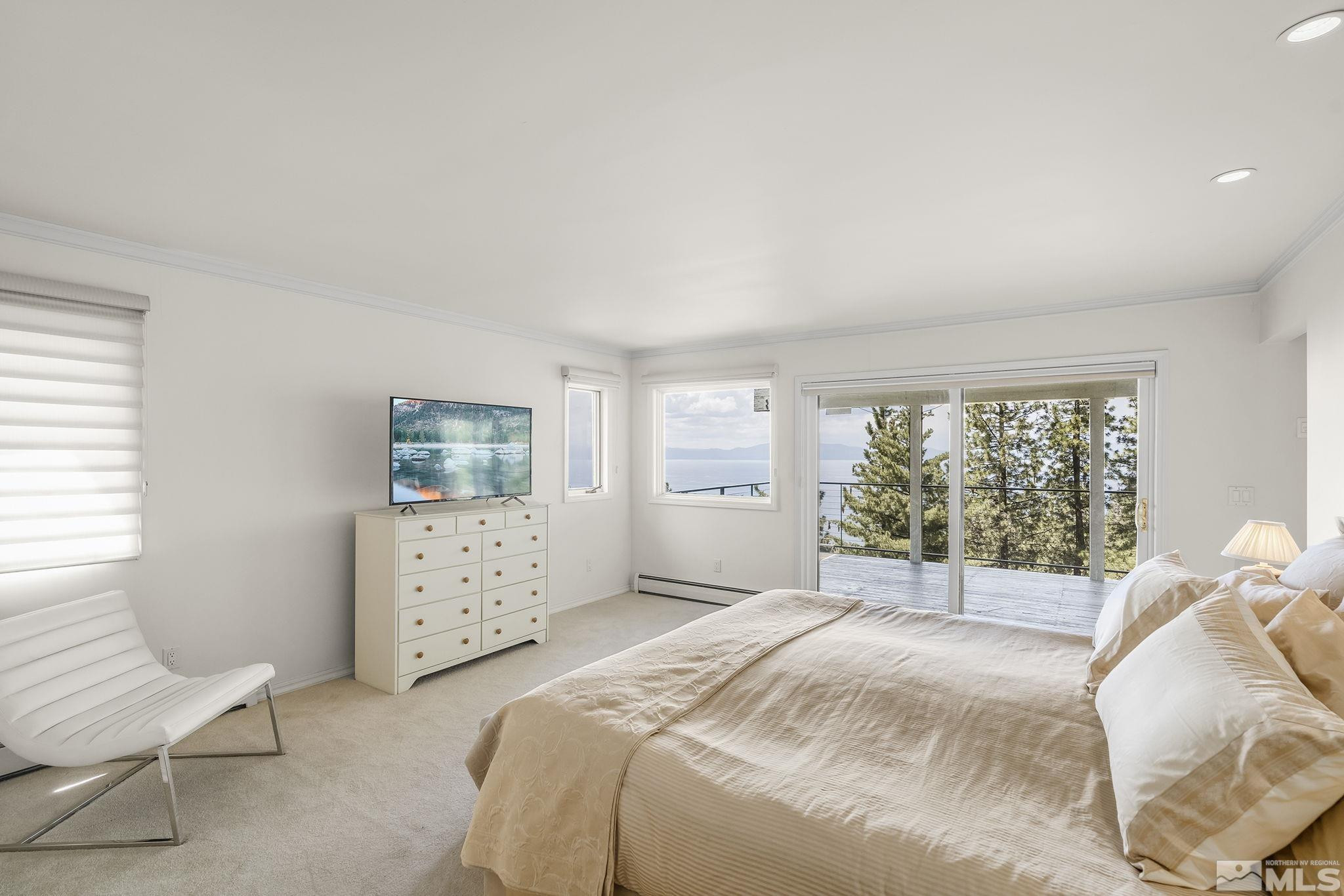 1374 Winding Way Property Photo 19