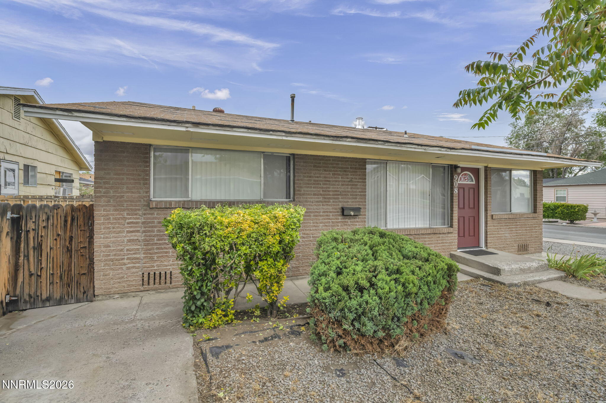 908 12th Street Property Photo 4