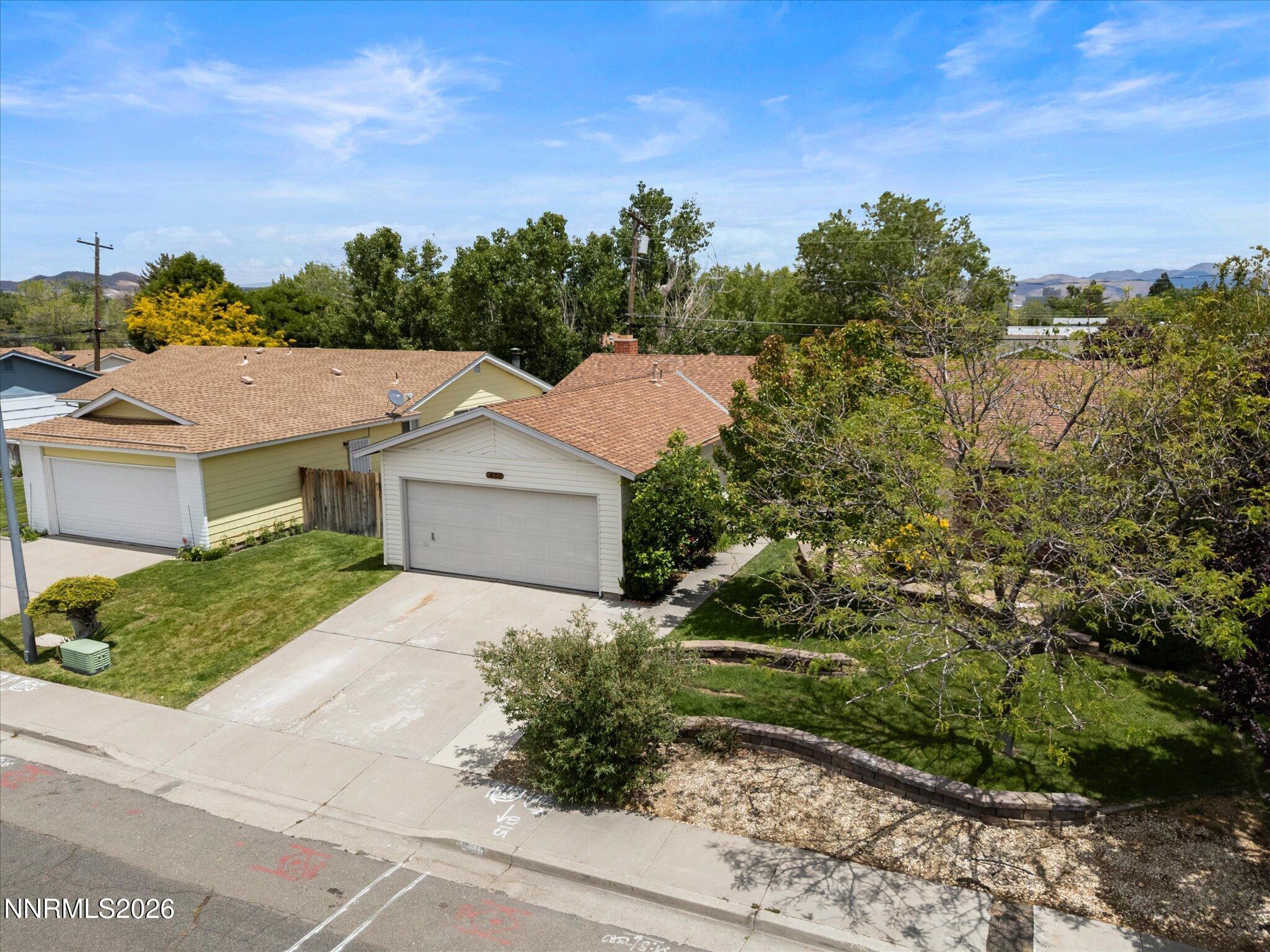640 Nancy Circle Property Photo 2