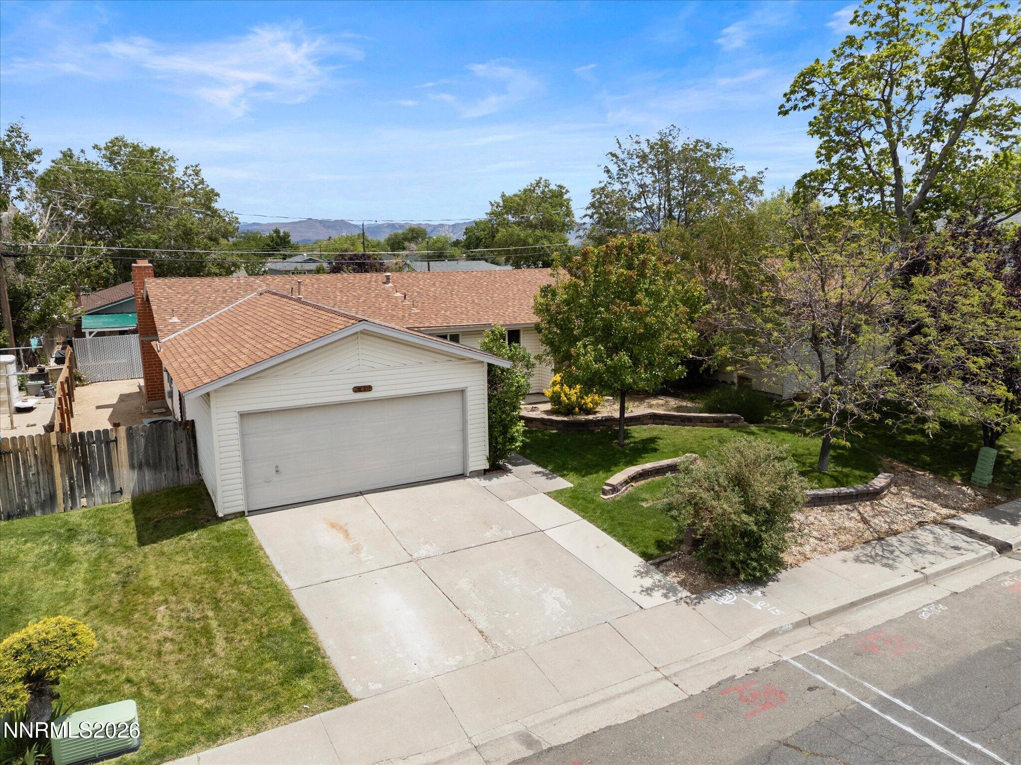 640 Nancy Circle Property Photo 3