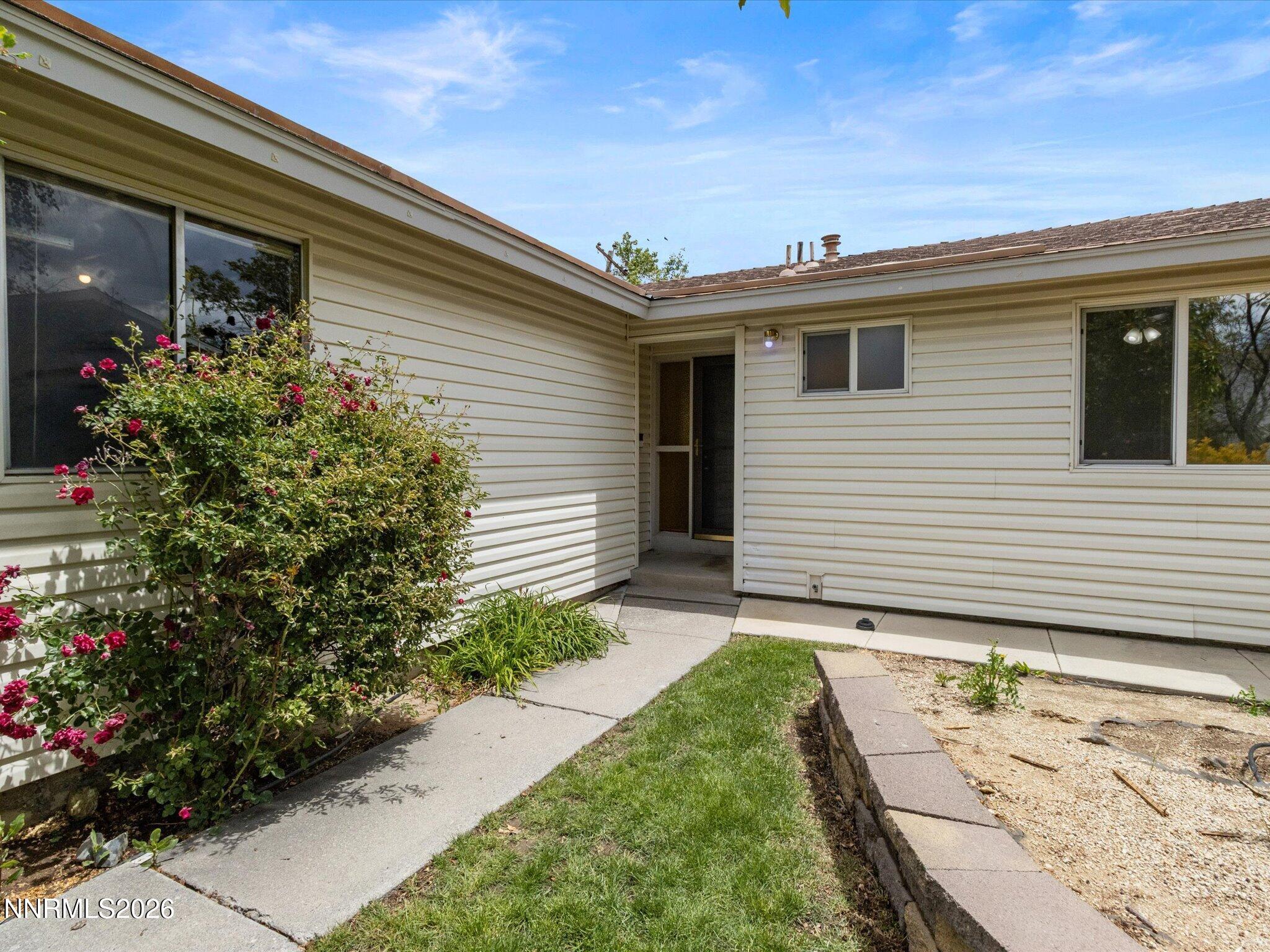 640 Nancy Circle Property Photo 4