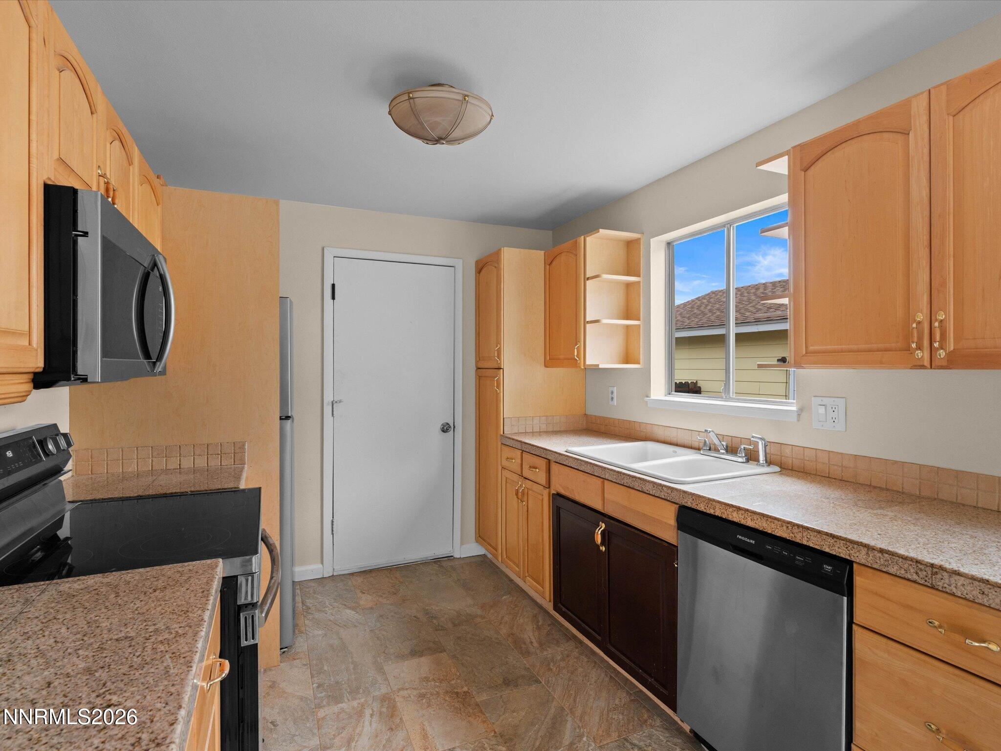 640 Nancy Circle Property Photo 8