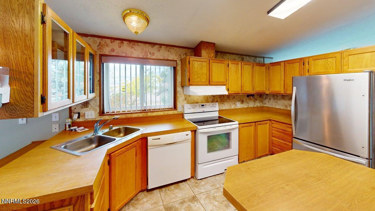 9405 Betty Lane Property Photo 12