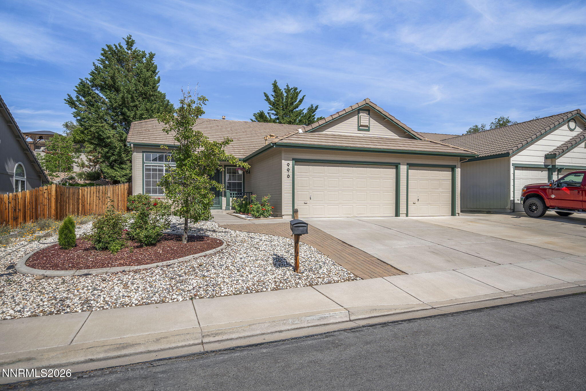 996 Petes Way Property Photo 1