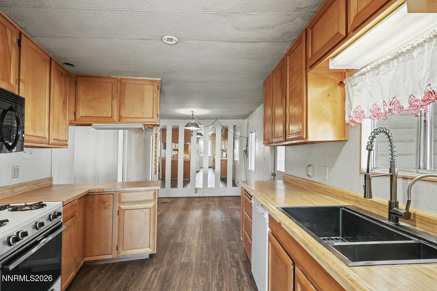 1380 River View Drive Property Photo 5