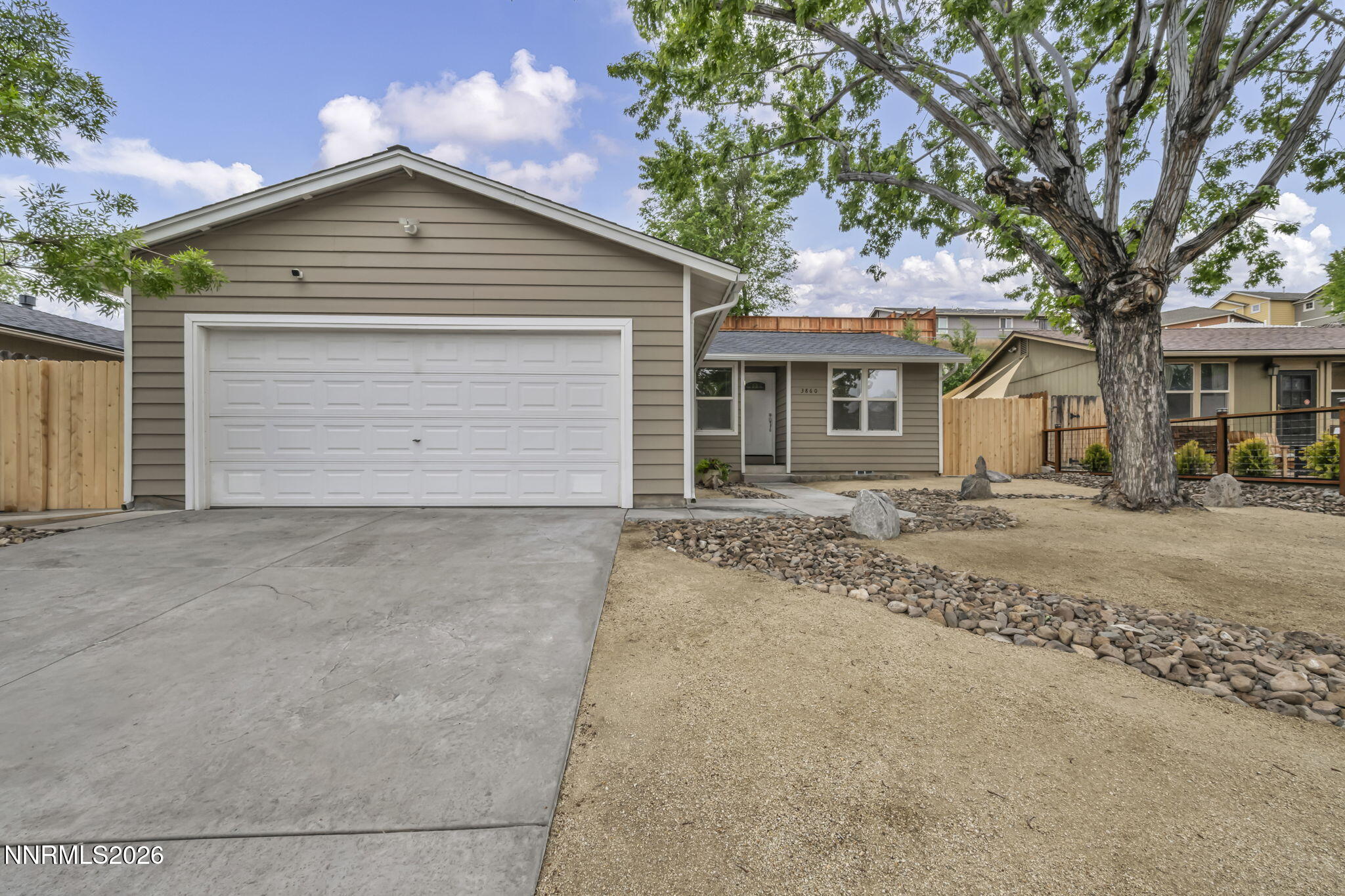 3860 Allen Glen Drive Property Photo 2