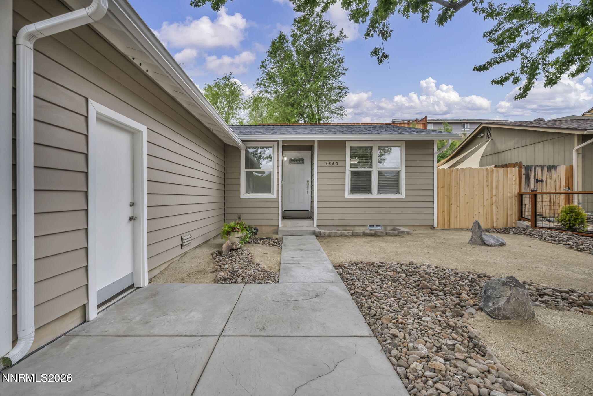 3860 Allen Glen Drive Property Photo 3