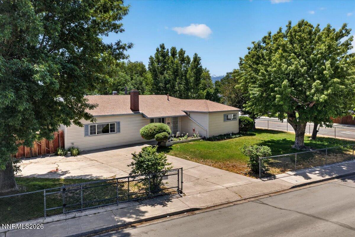 7 E I Street Property Photo 1