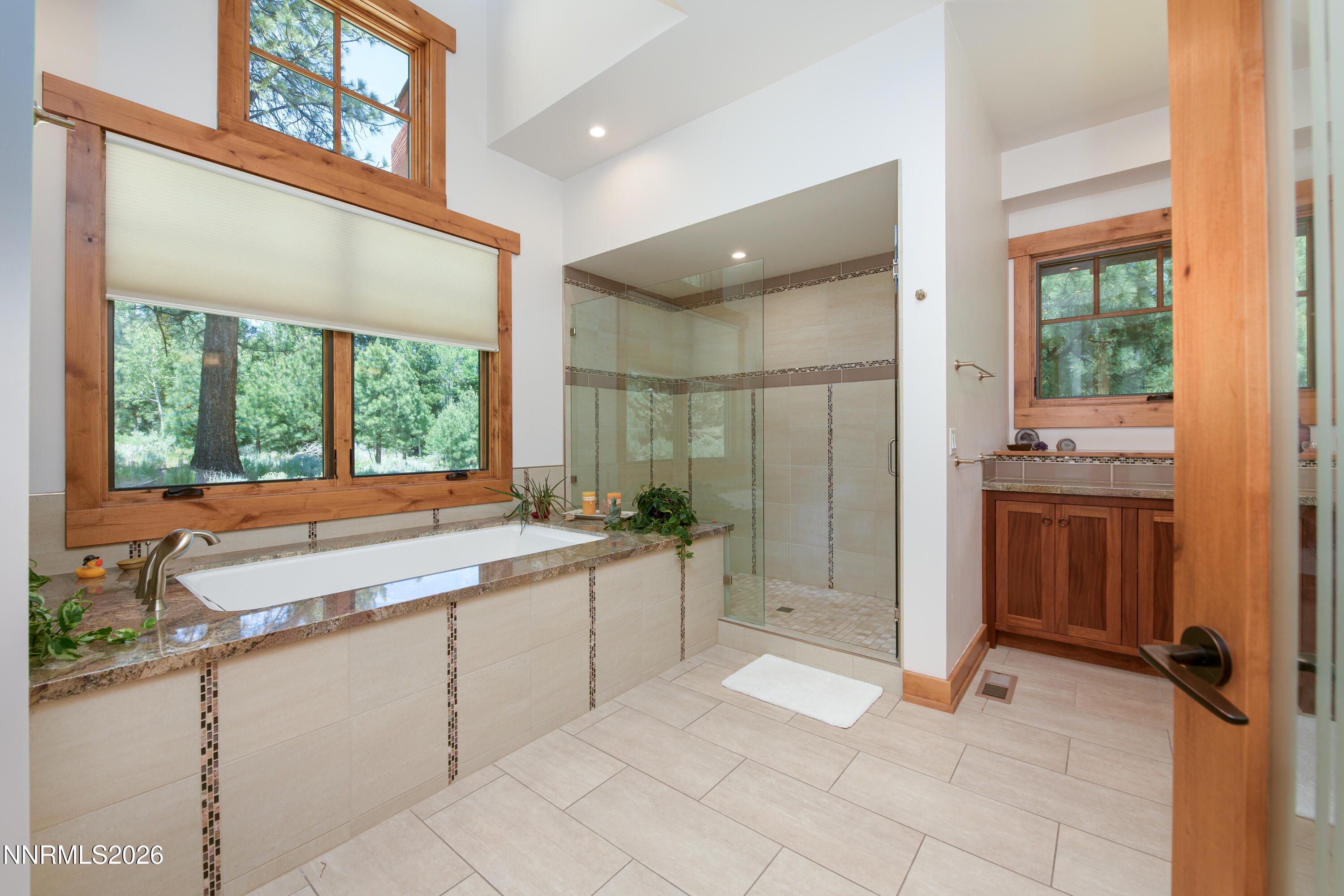 271 Forest Hill Way Property Photo 37
