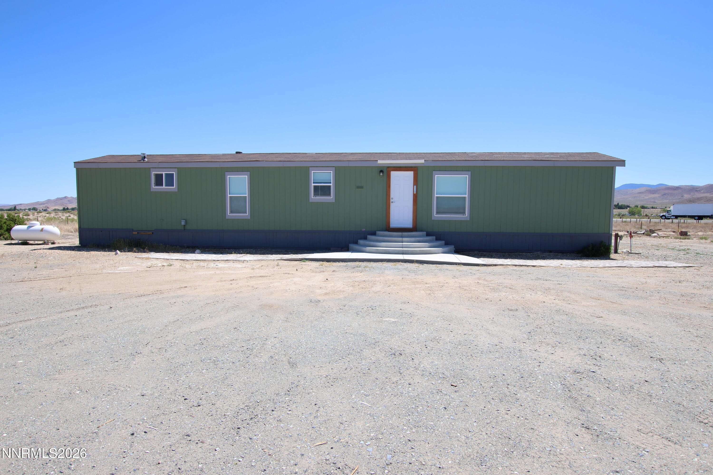 8 Falcon Way Property Photo 1