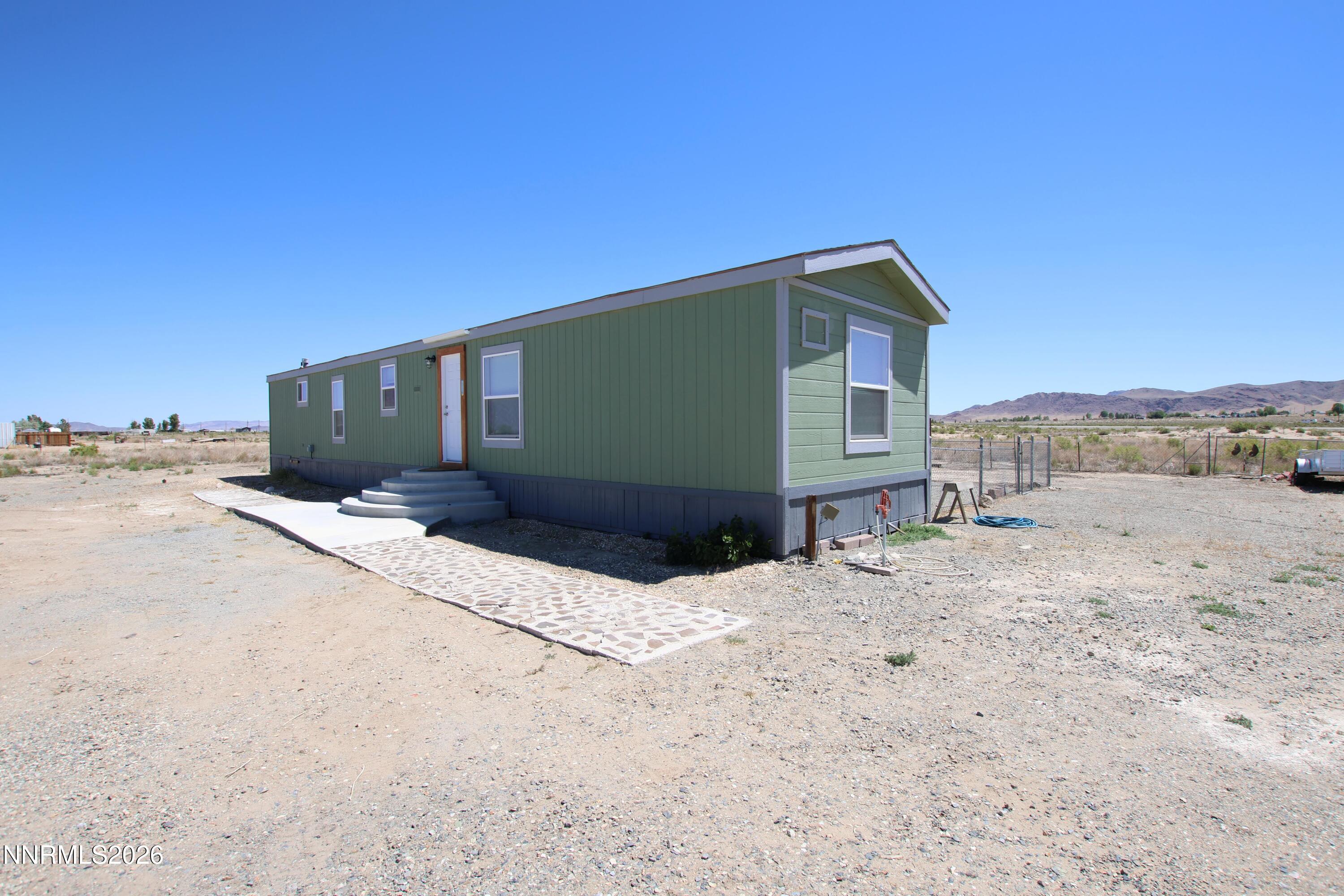 8 Falcon Way Property Photo 2
