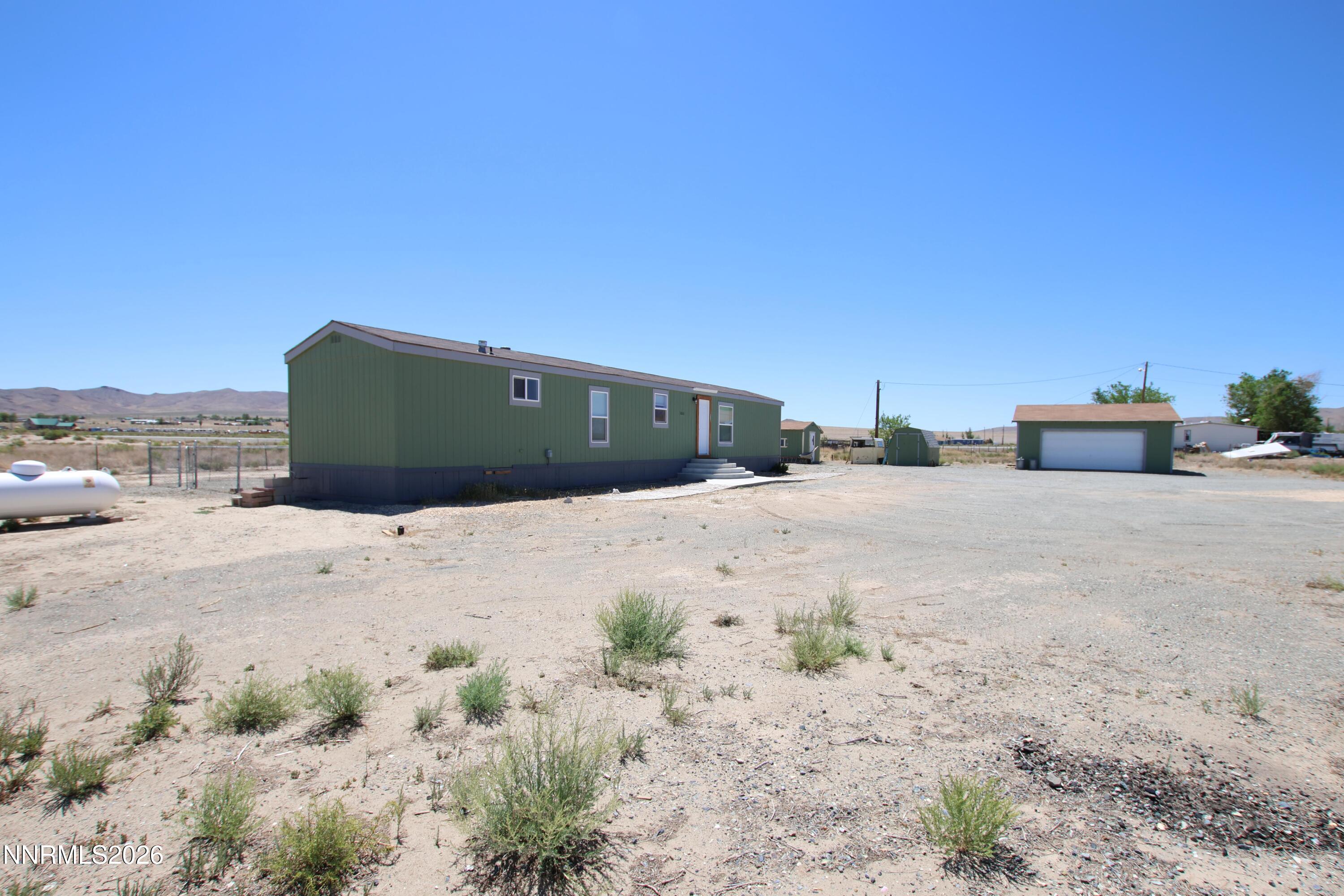 8 Falcon Way Property Photo 4