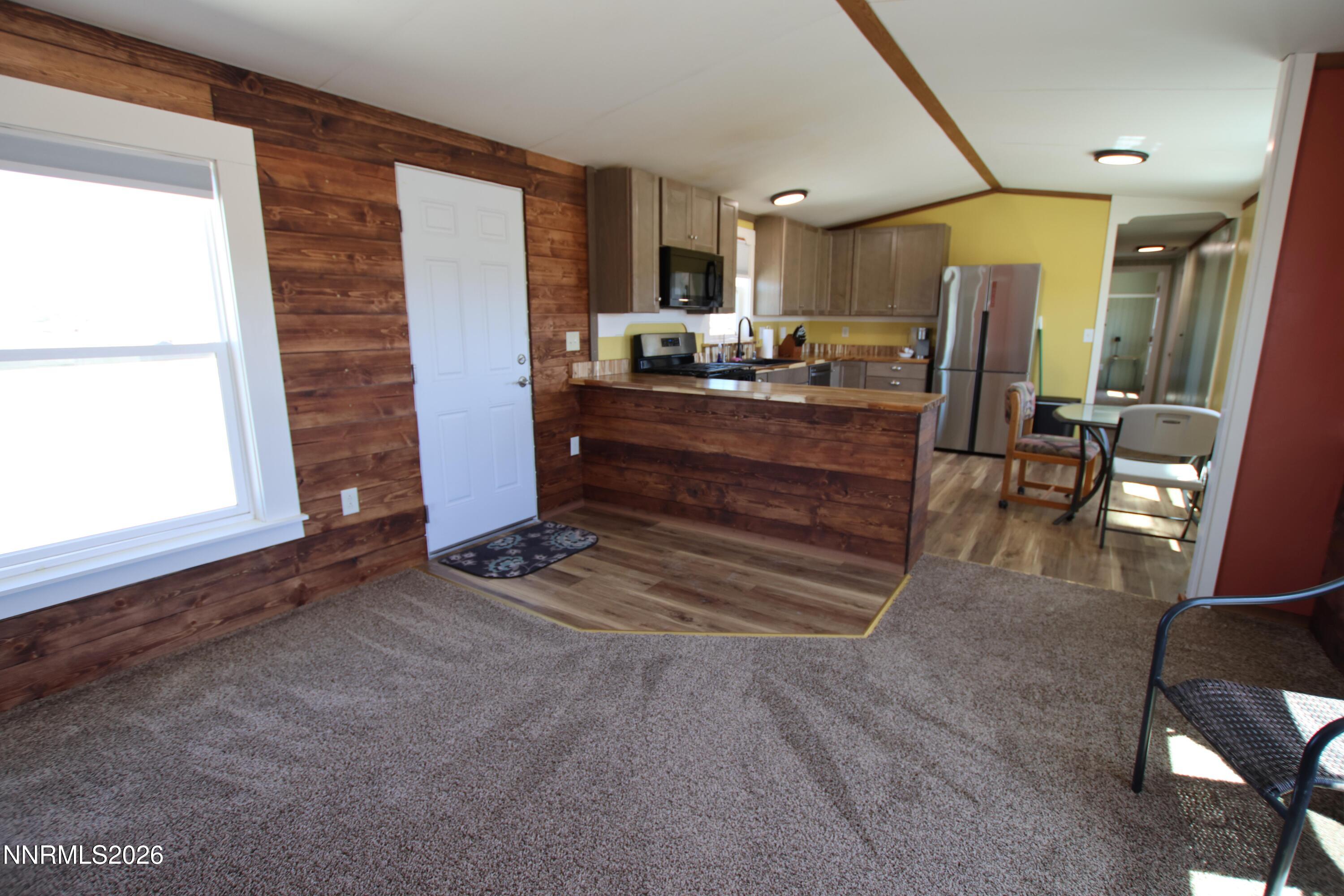 8 Falcon Way Property Photo 5