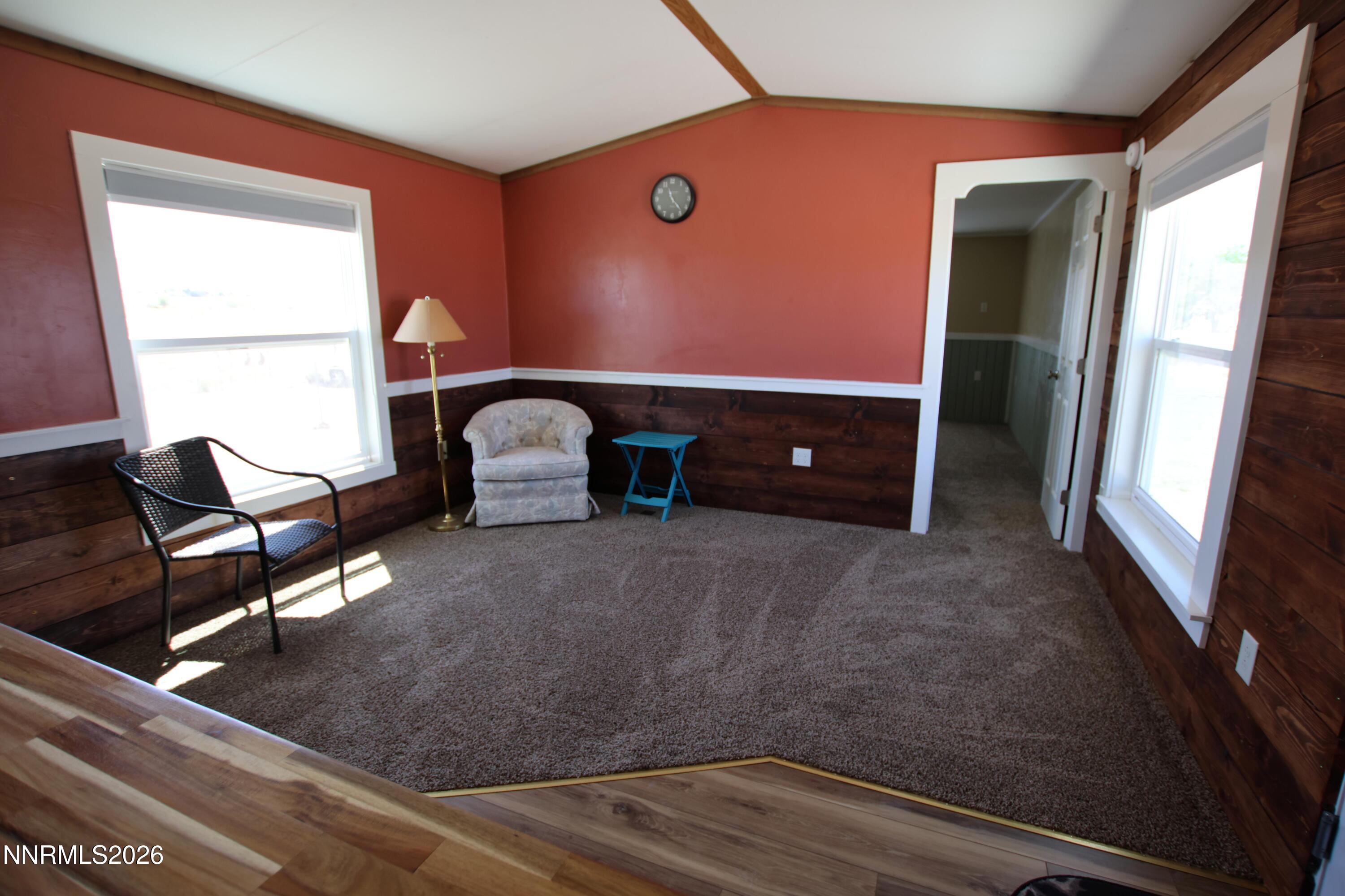 8 Falcon Way Property Photo 7