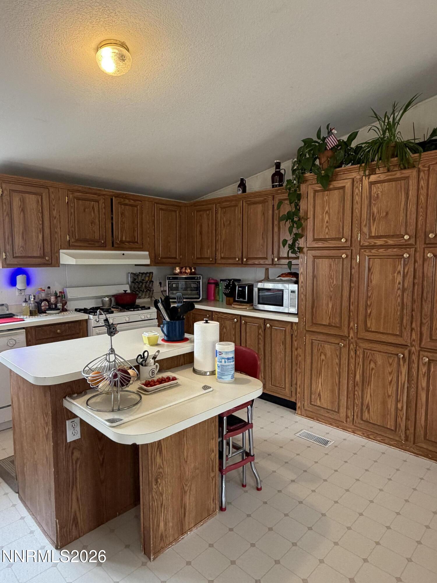 3920 Sandstone Drive Property Photo 10
