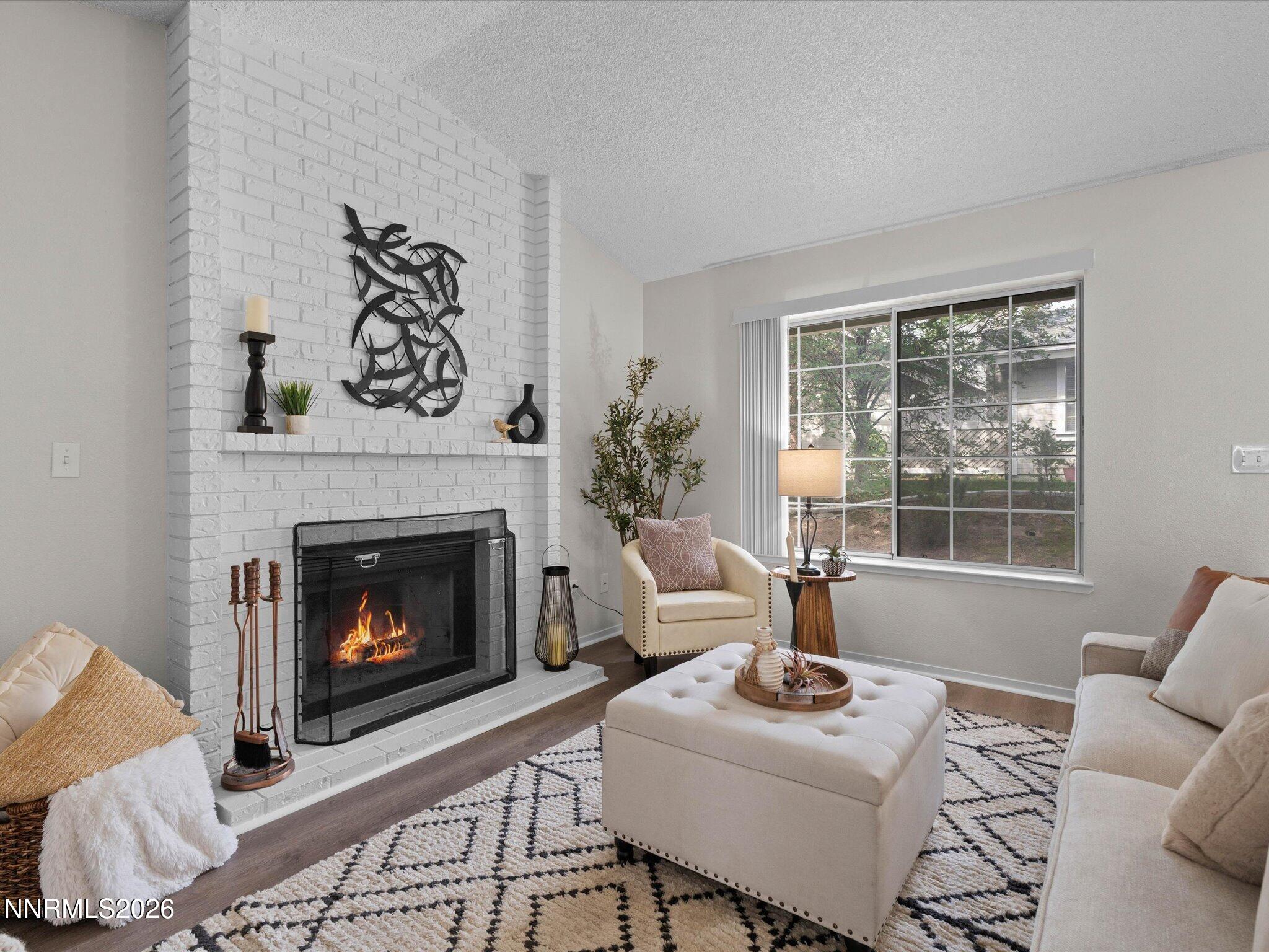 1905 E Minaret Circle Property Photo 6