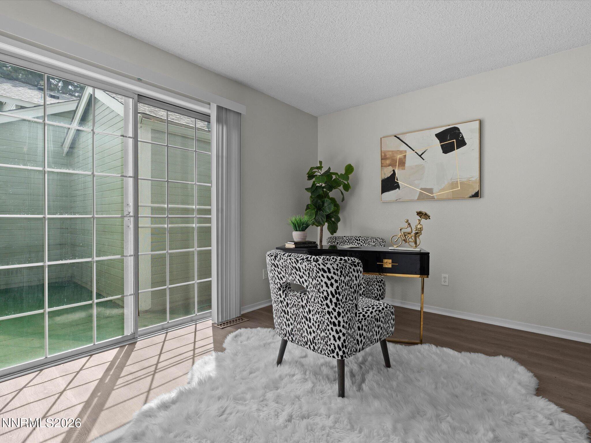 1905 E Minaret Circle Property Photo 8