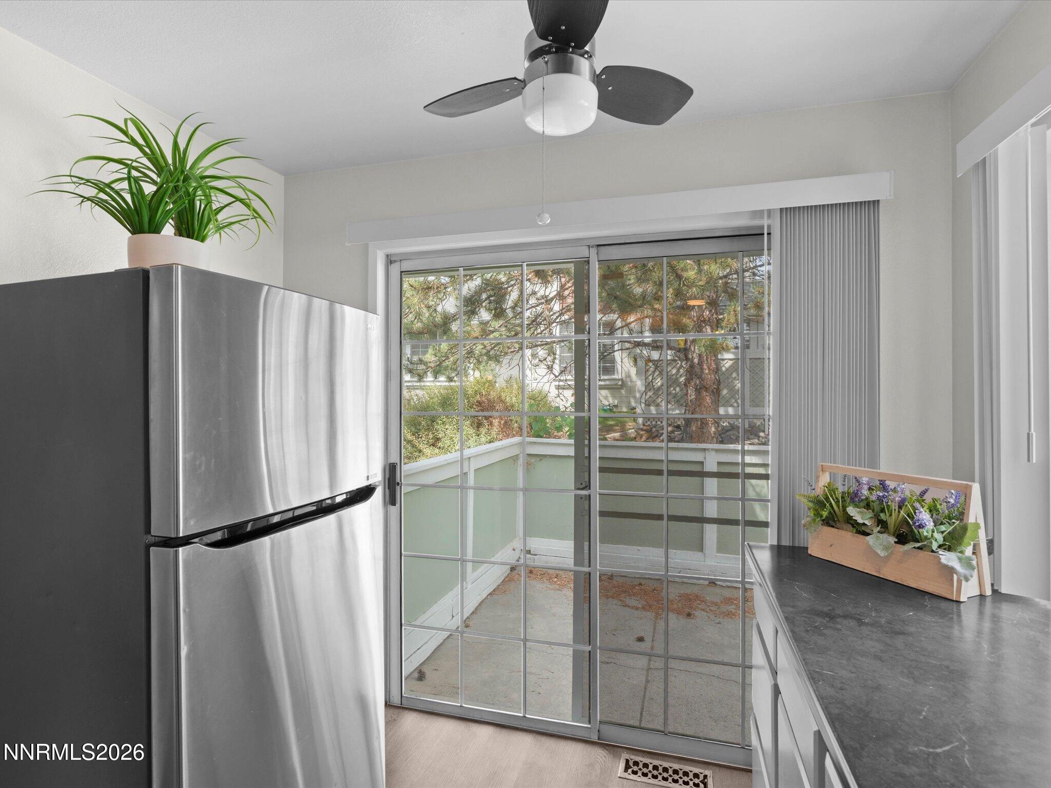 1905 E Minaret Circle Property Photo 16
