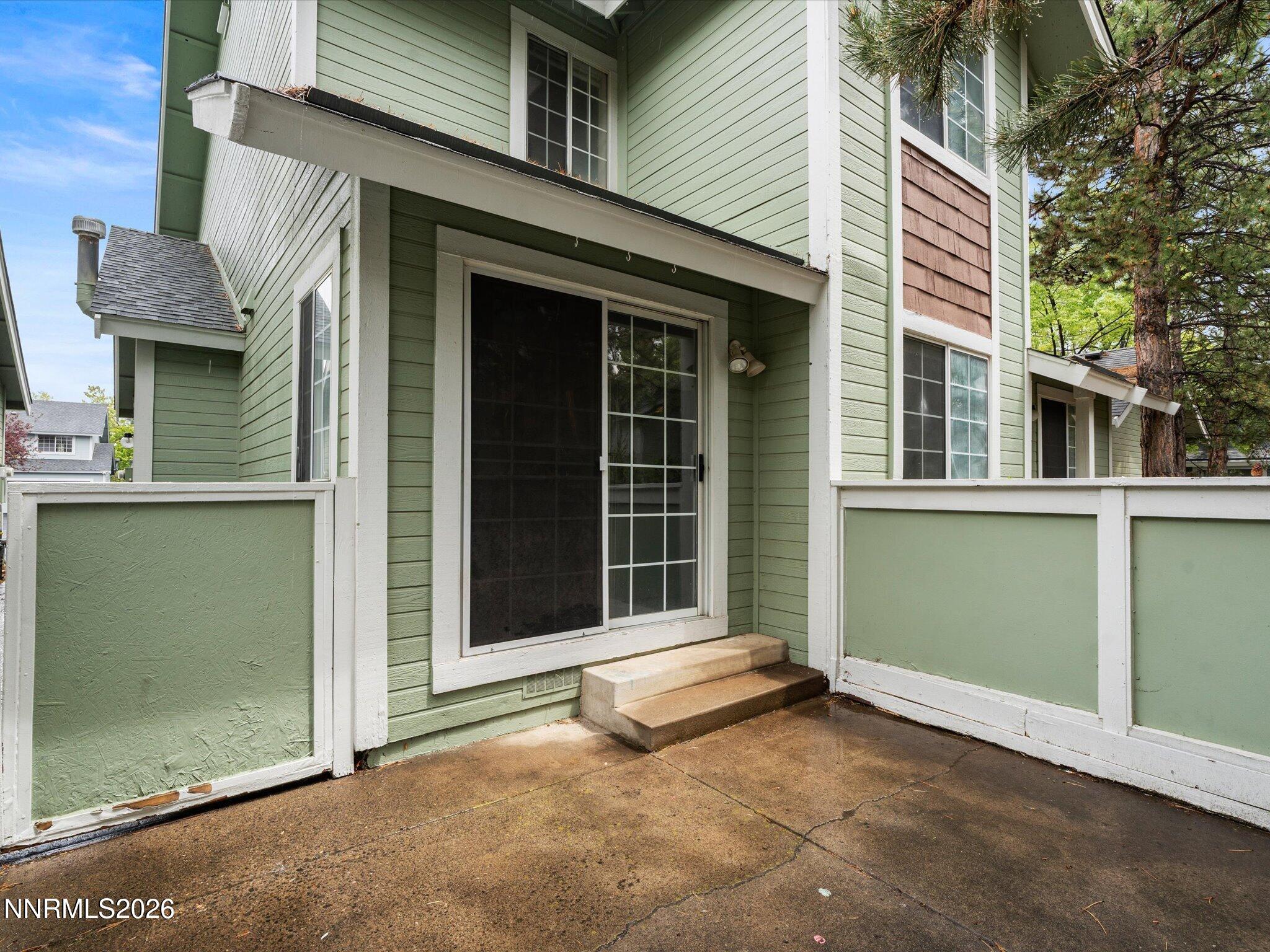 1905 E Minaret Circle Property Photo 18