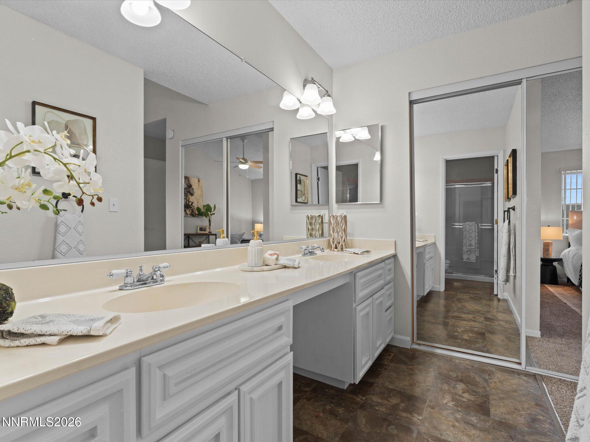 1905 E Minaret Circle Property Photo 22