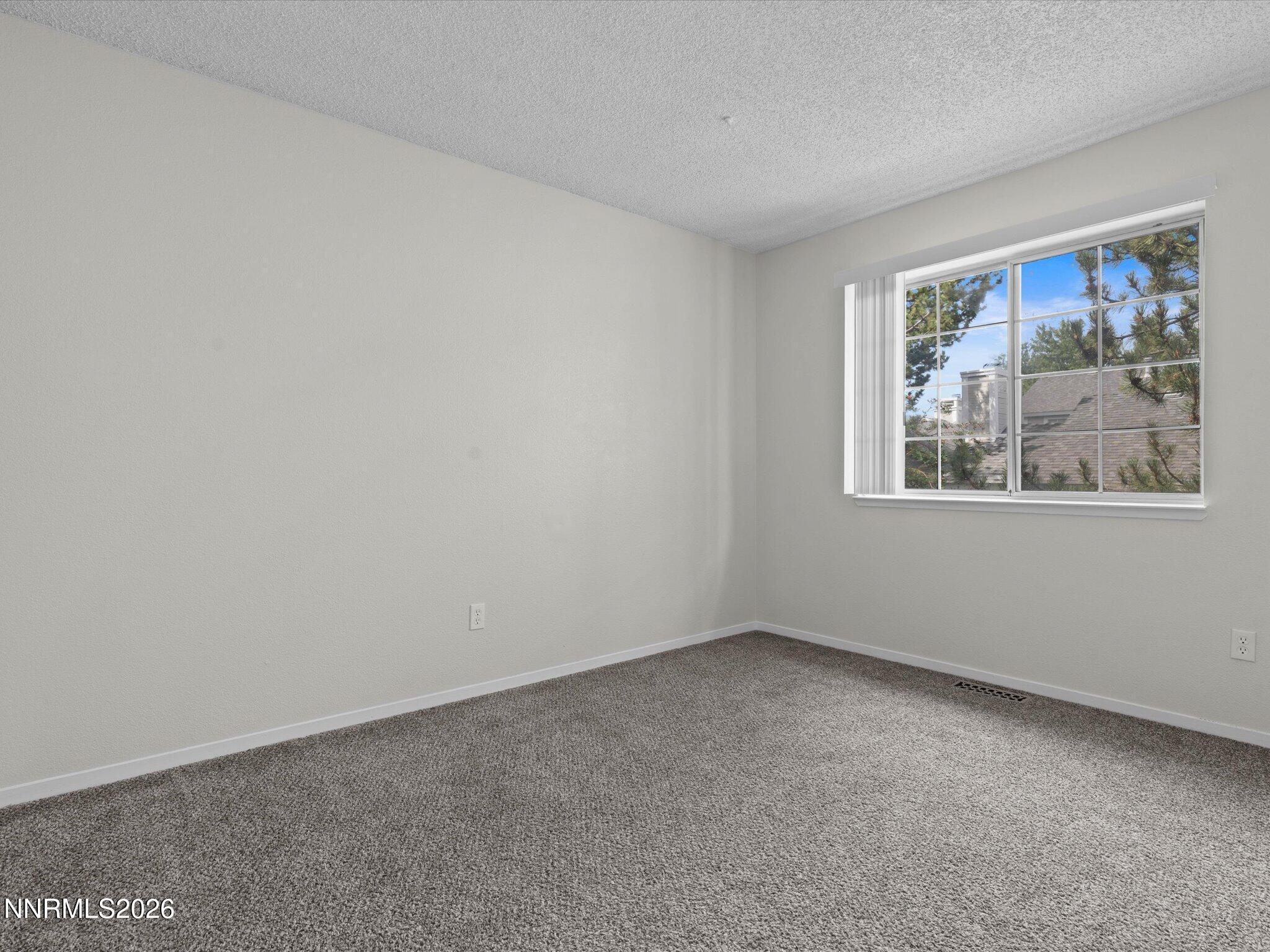 1905 E Minaret Circle Property Photo 25