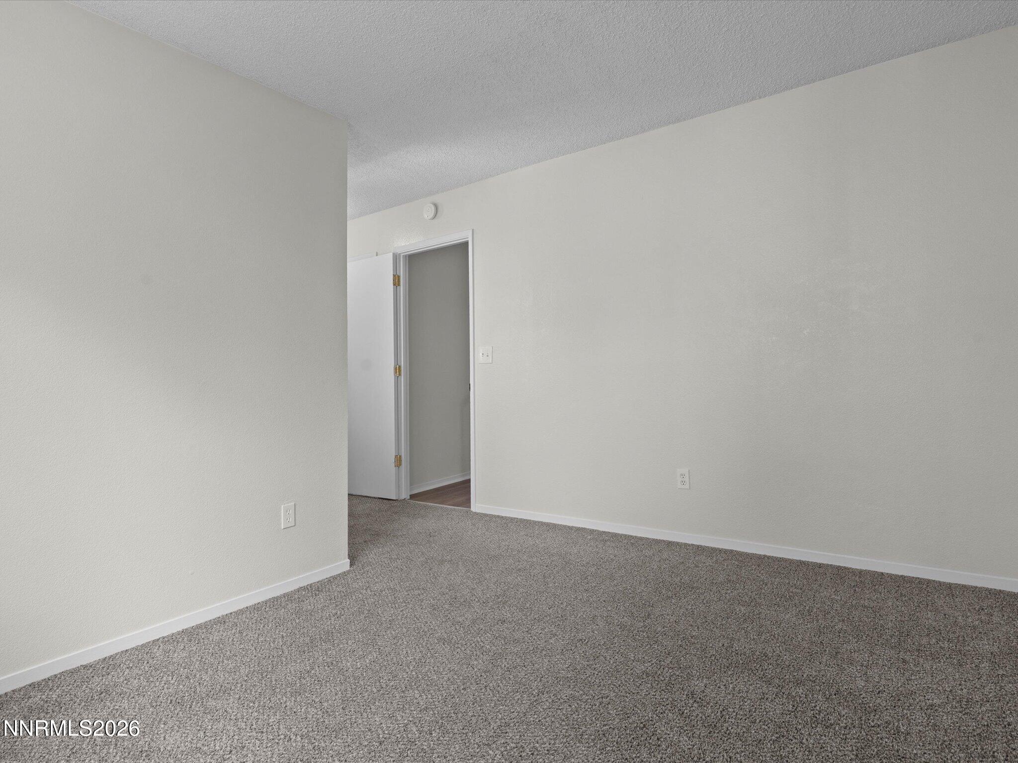 1905 E Minaret Circle Property Photo 26
