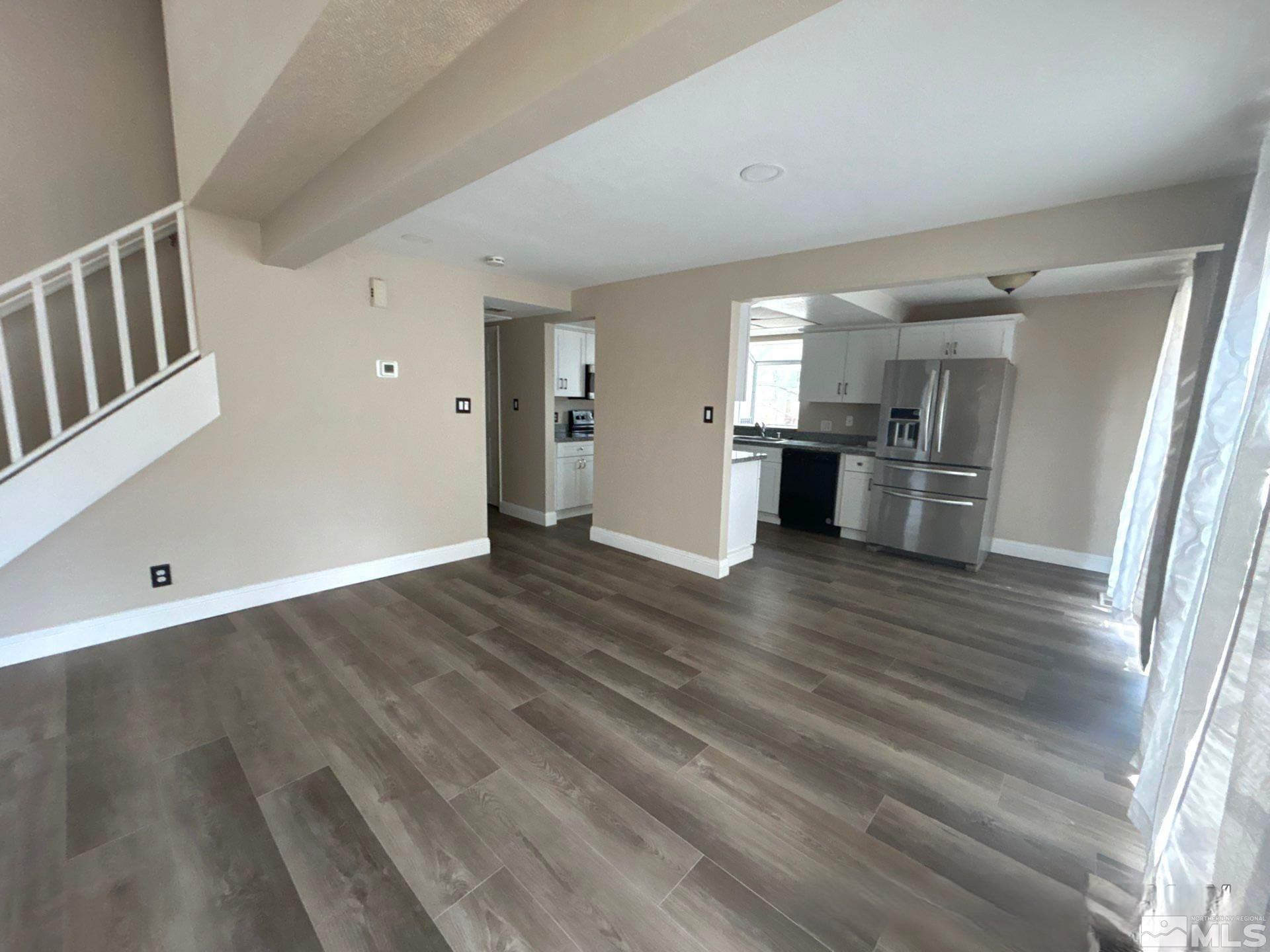 6126 White Water Way Property Photo 4