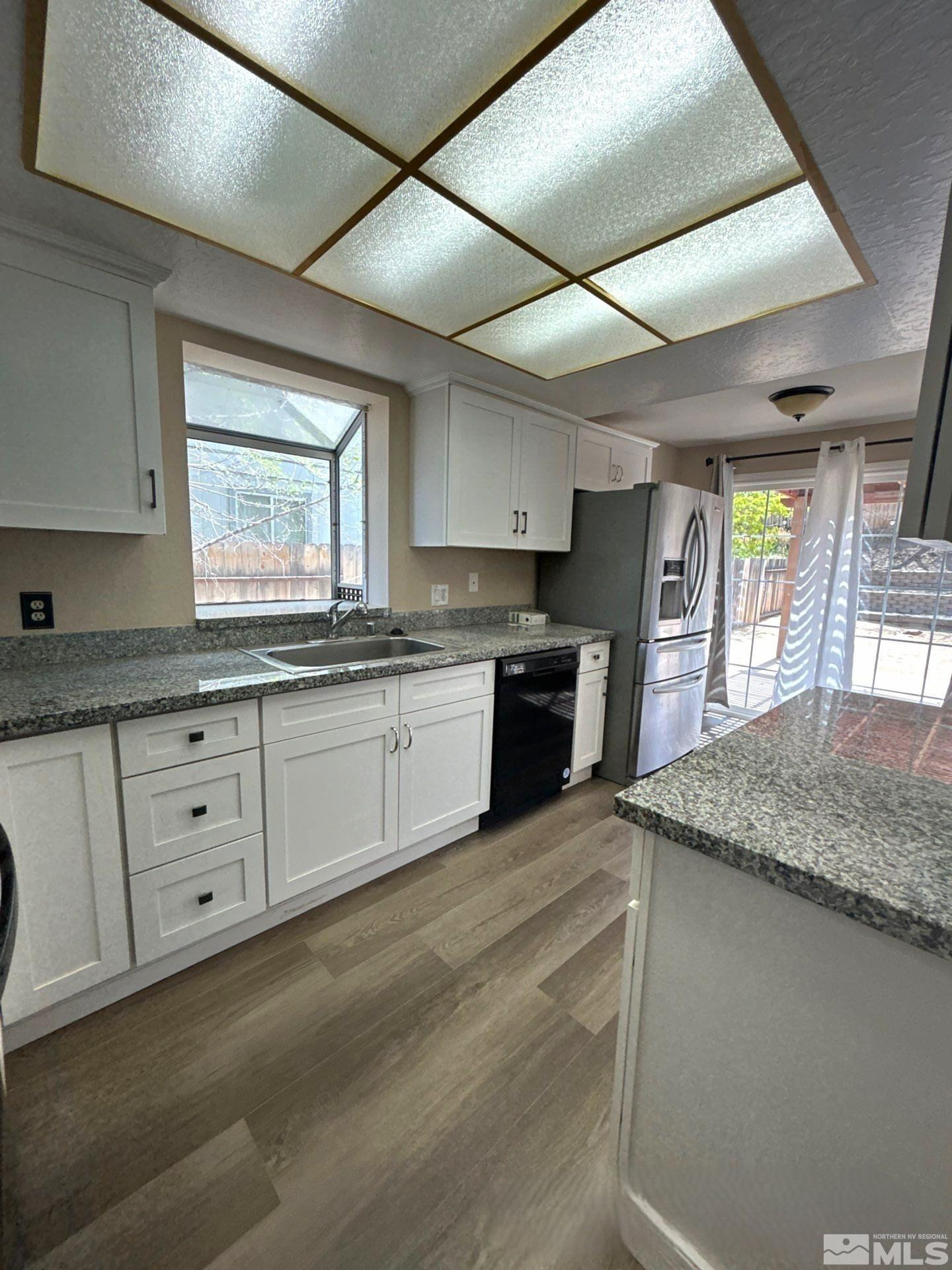 6126 White Water Way Property Photo 7