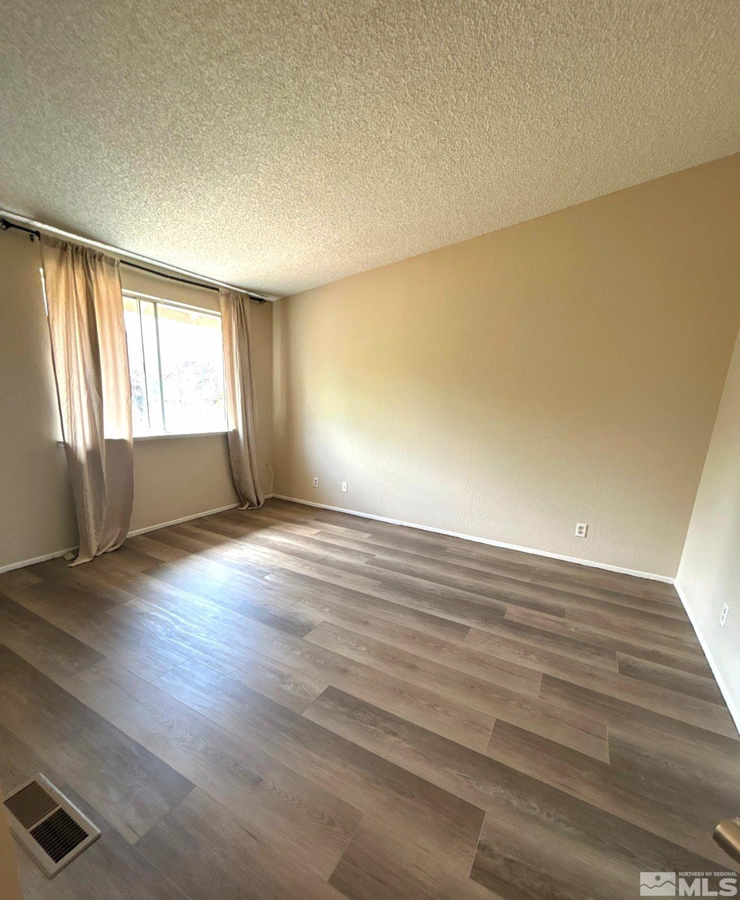 6126 White Water Way Property Photo 9