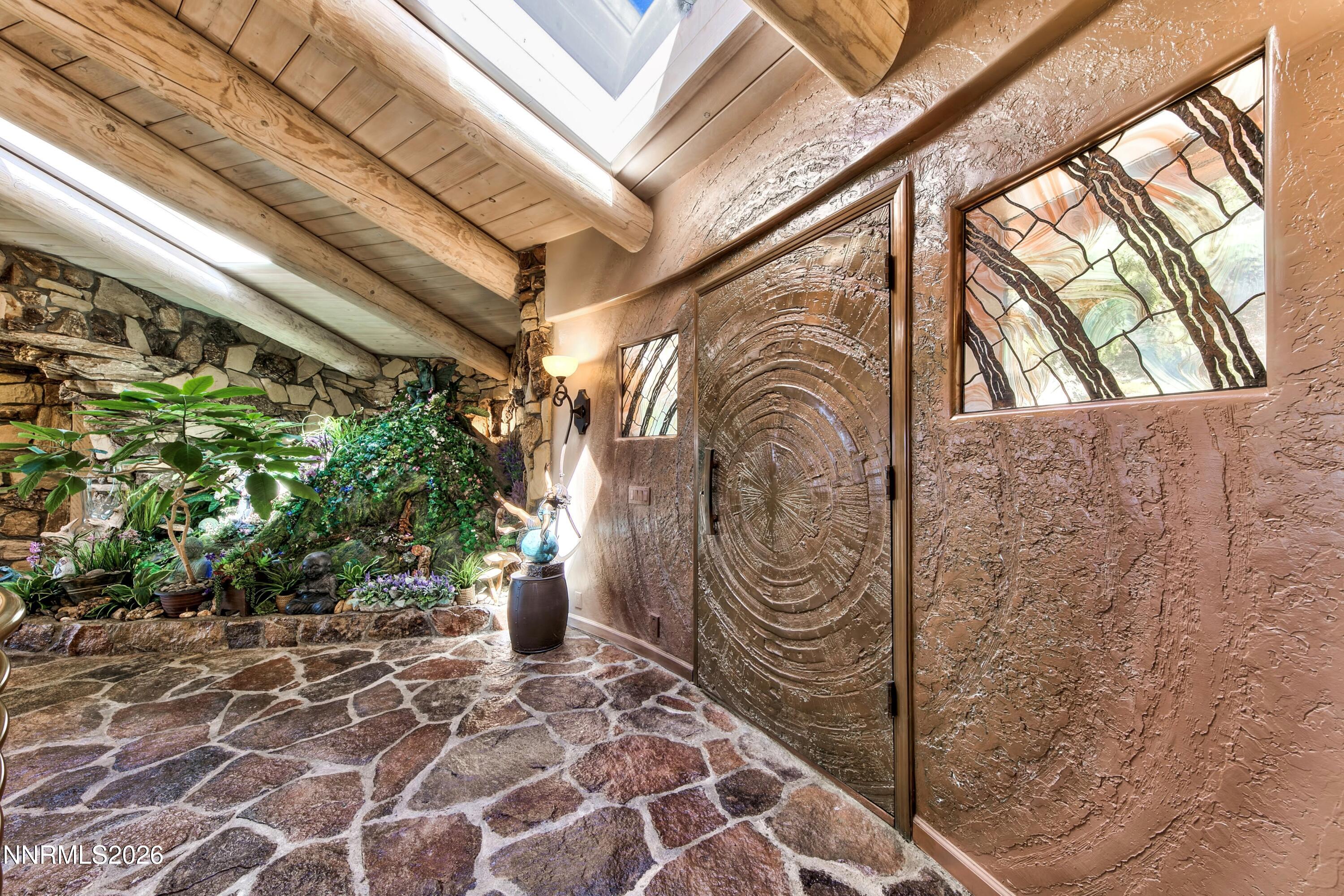446 Seminole Court Property Photo 3