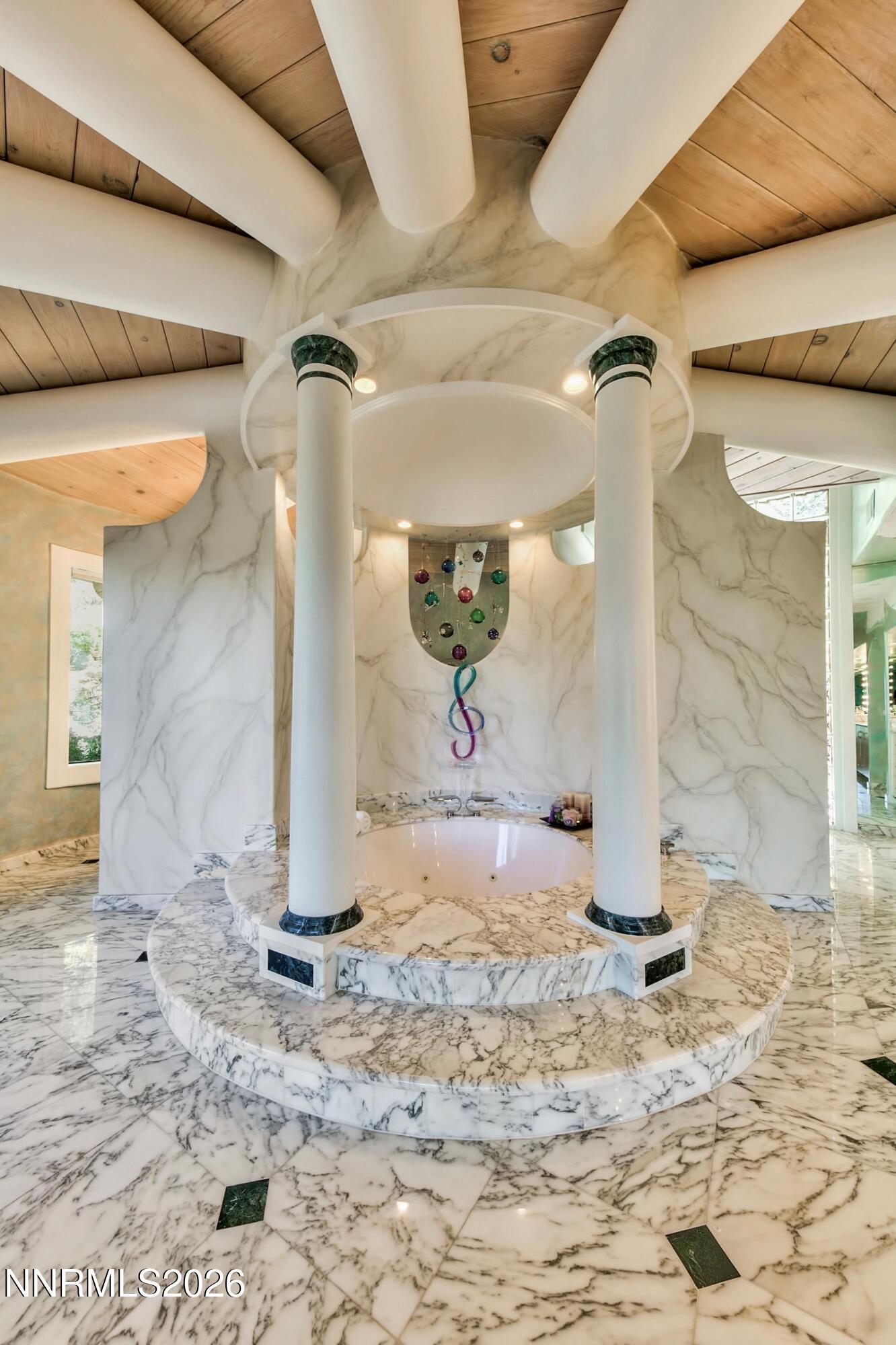 446 Seminole Court Property Photo 8