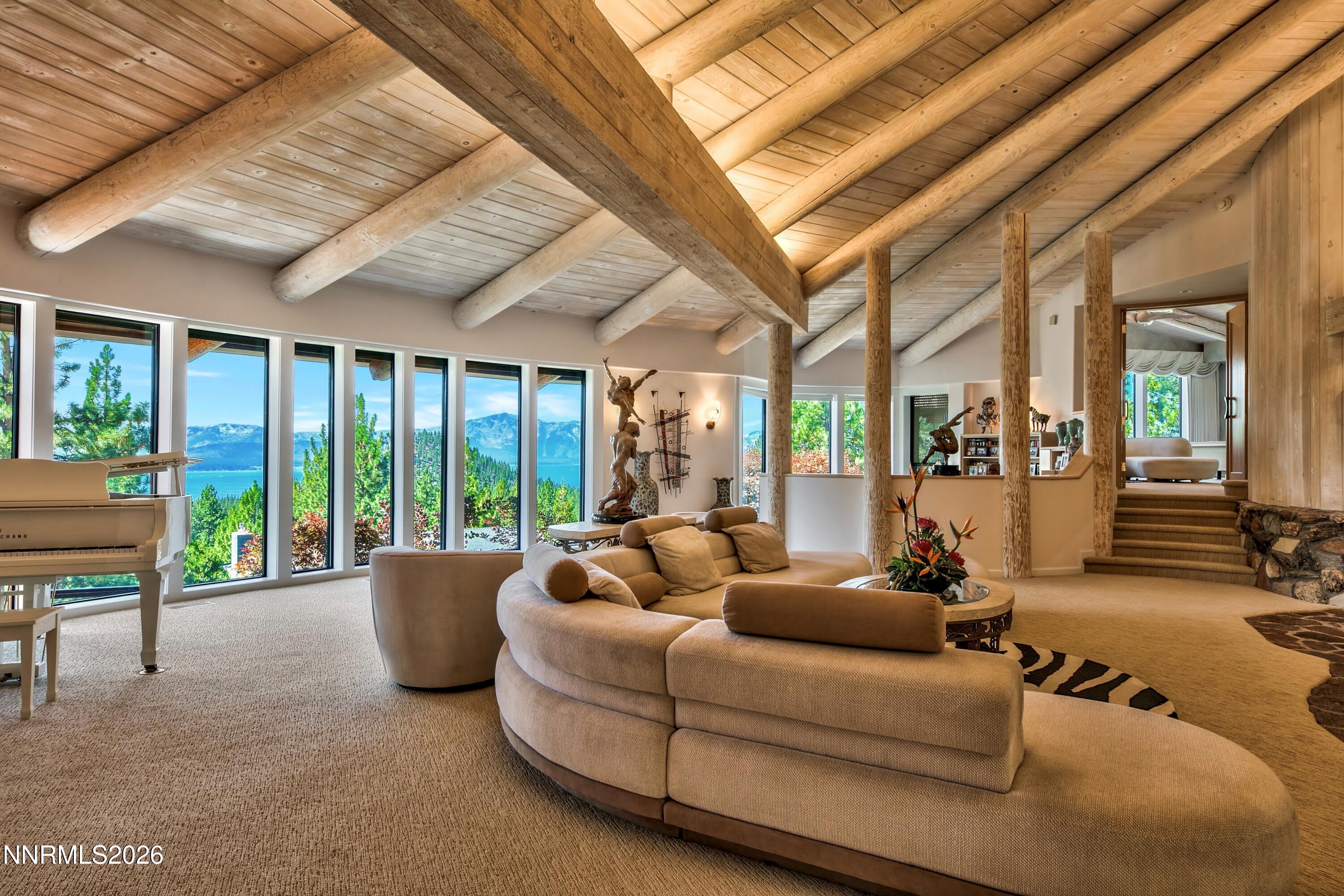 446 Seminole Court Property Photo 9